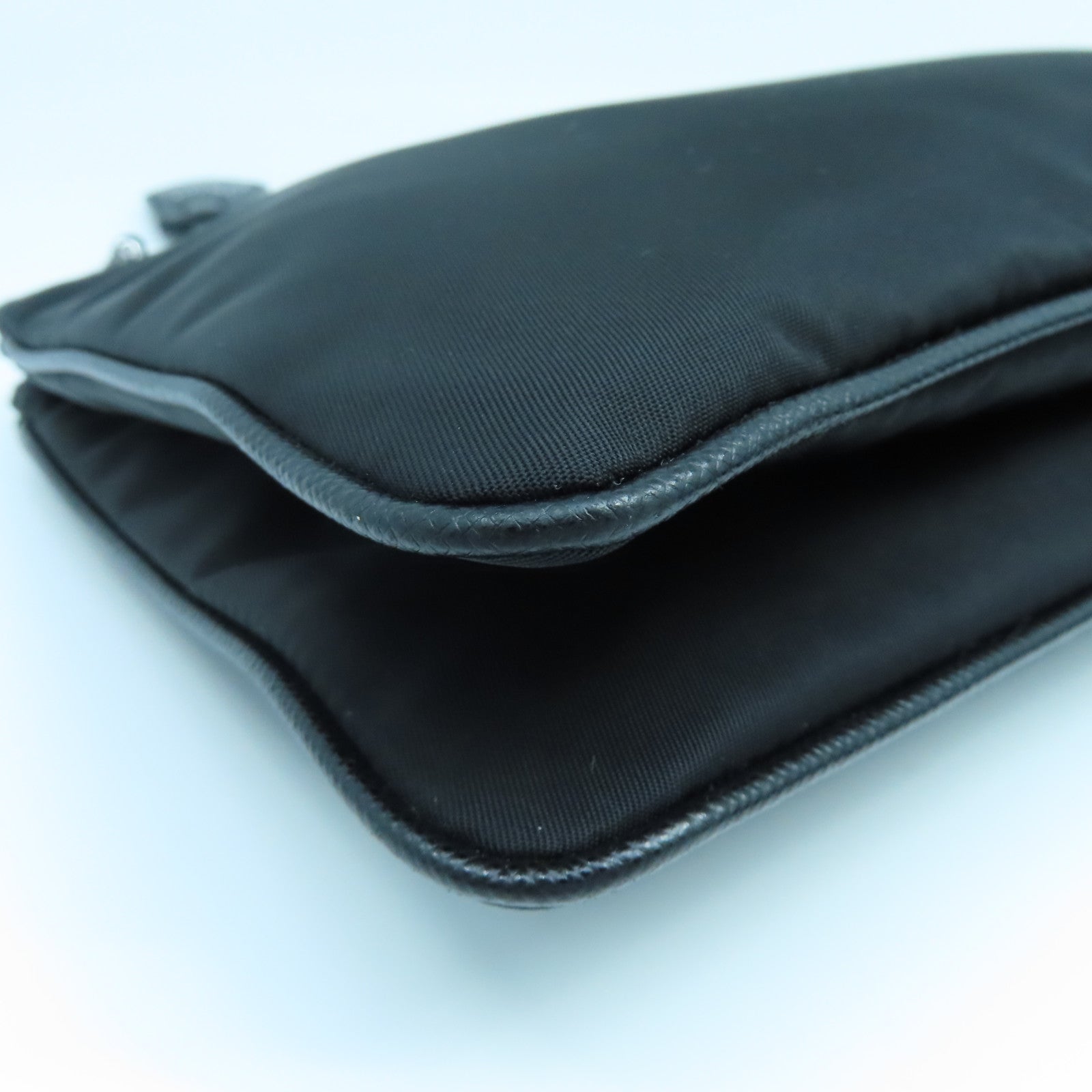 PRADA 尼龍/Saffiano皮革Shoulder Bag銀扣肩背袋黑色