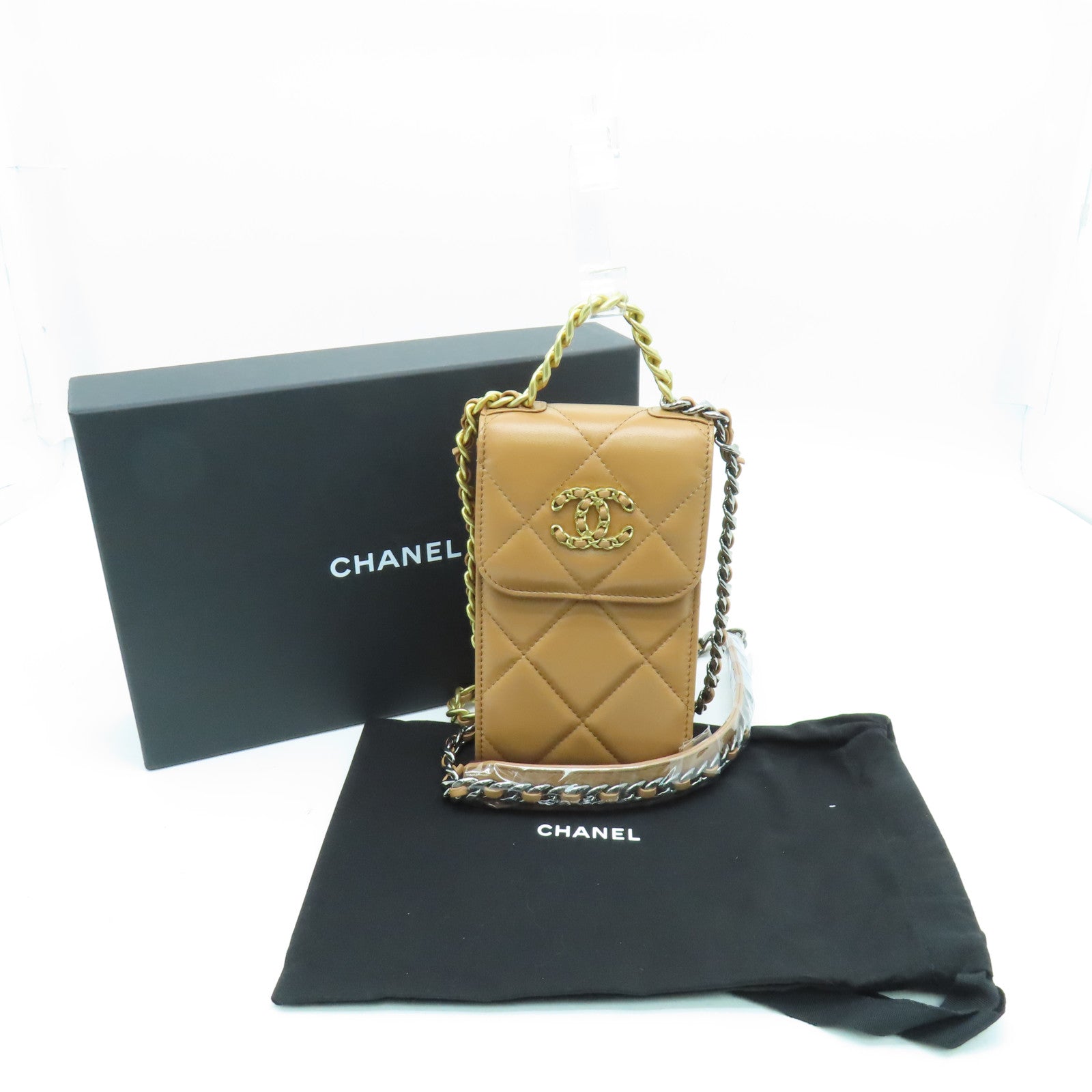 CHANEL 菱格羊皮皮革Chanel 19 Phone Holder with Chain金扣鏈帶肩背袋啡色