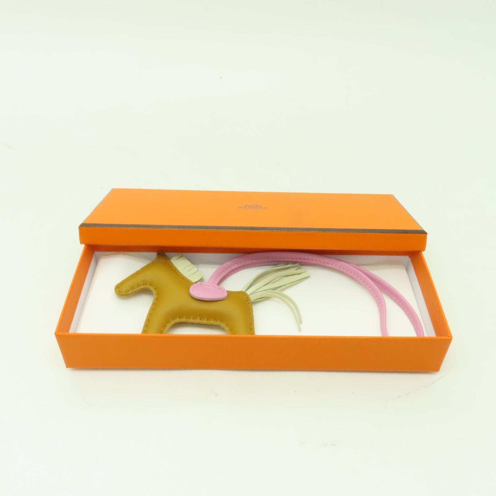 HERMES Swift皮革Rodeo Charm MM掛飾啡色/粉紅色/白色