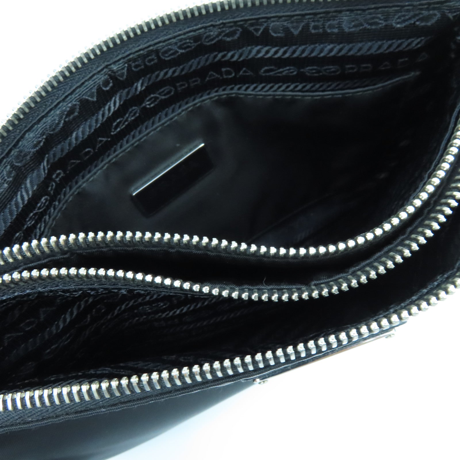 PRADA 尼龍/Saffiano皮革Shoulder Bag銀扣肩背袋黑色