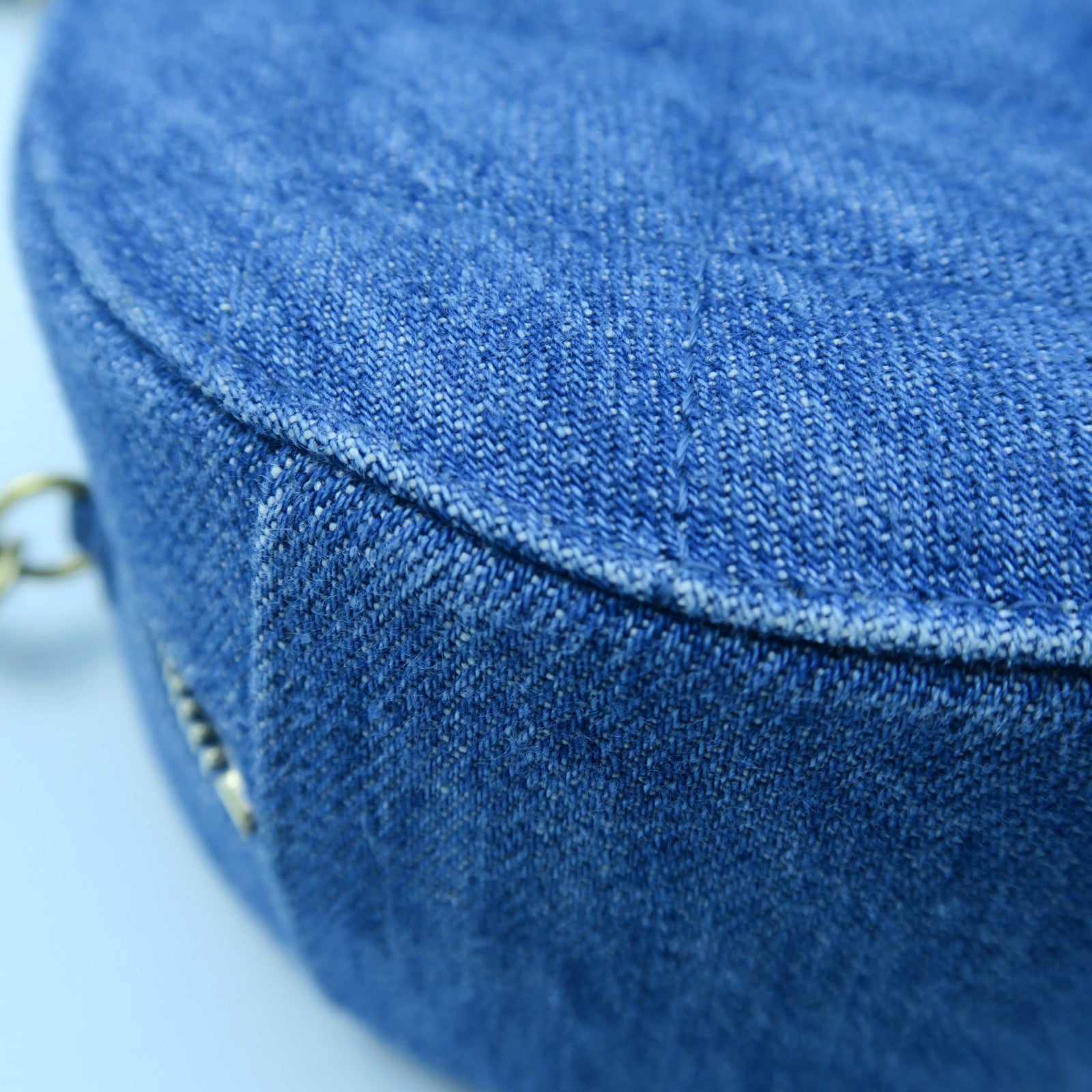 CHANEL 【激減優惠】菱格牛仔布Chain Shoulder金扣鏈帶肩背袋藍色