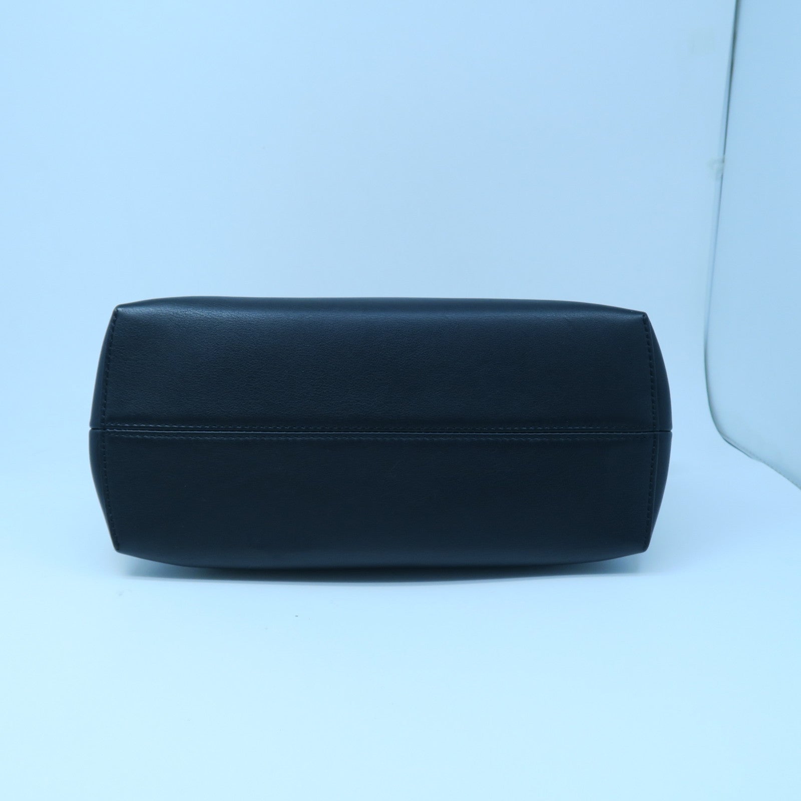 FENDI 牛皮皮革By the way銀扣手挽袋黑色