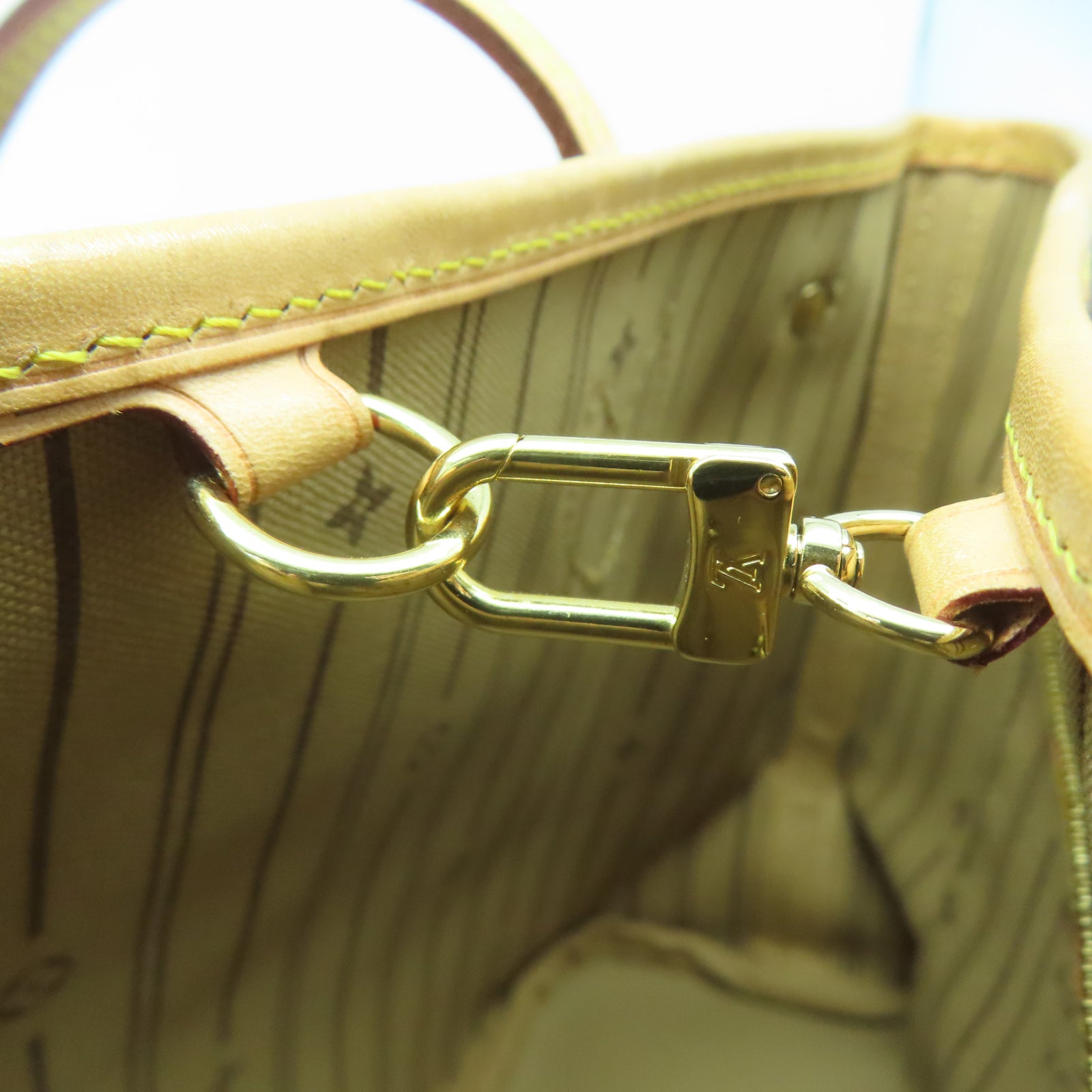 LOUIS VUITTON Monogram Neverfull PM金扣手挽袋棕色