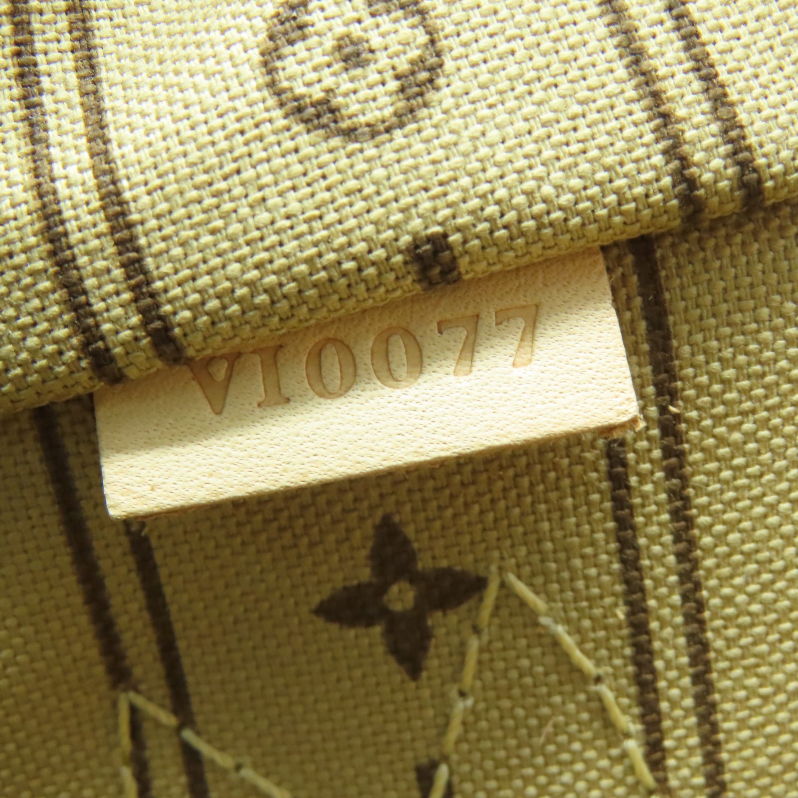 LOUIS VUITTON Monogram Neverfull PM金扣手挽袋棕色