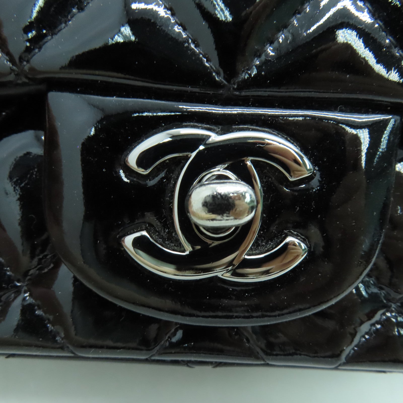 CHANEL 菱格漆皮皮革Chain Shoulder銀扣鏈帶肩背袋黑色