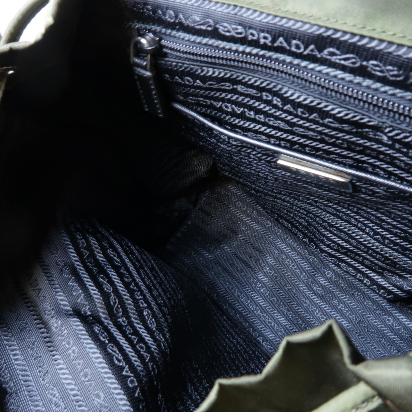 PRADA 尼龍Backpack銀扣背包深綠色