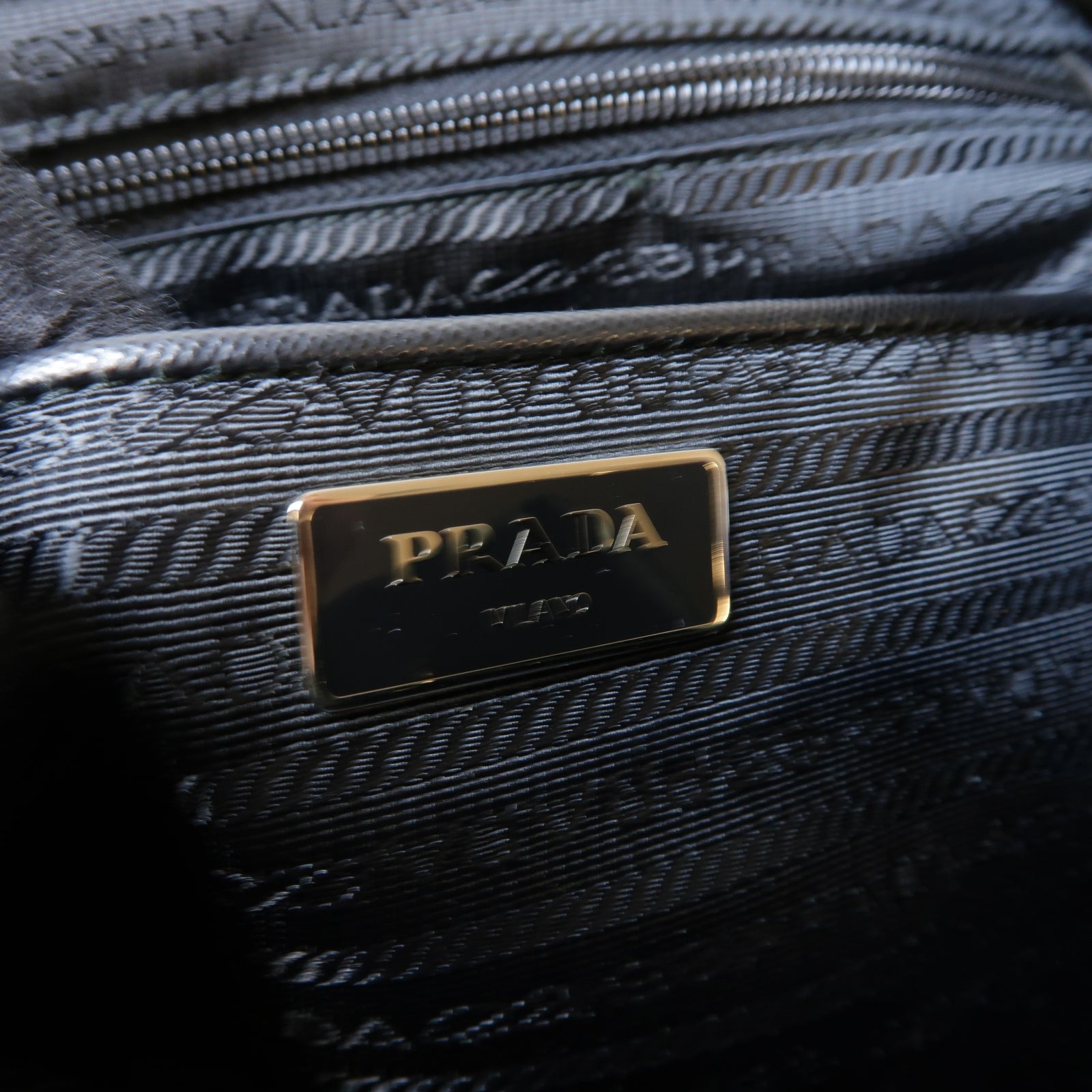 PRADA 尼龍Backpack銀扣背包深綠色