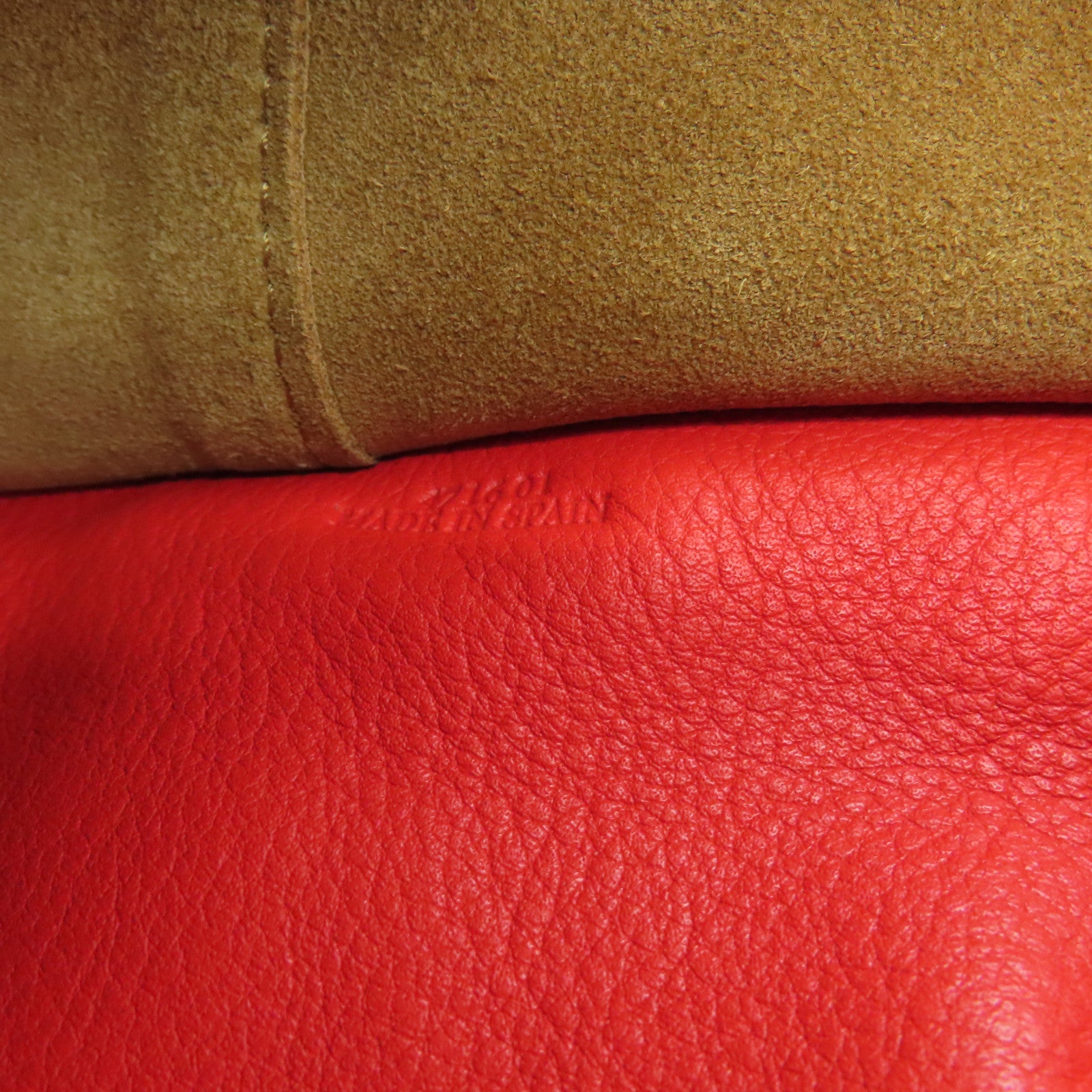 LOEWE 牛皮皮革Shoulder Bag金扣手挽肩背兩用袋紅色