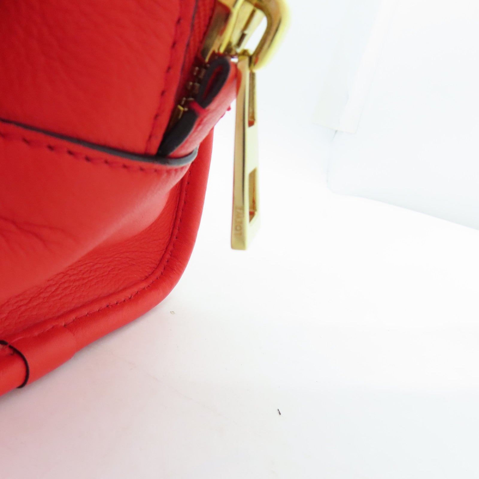 LOEWE 牛皮皮革Shoulder Bag金扣手挽肩背兩用袋紅色