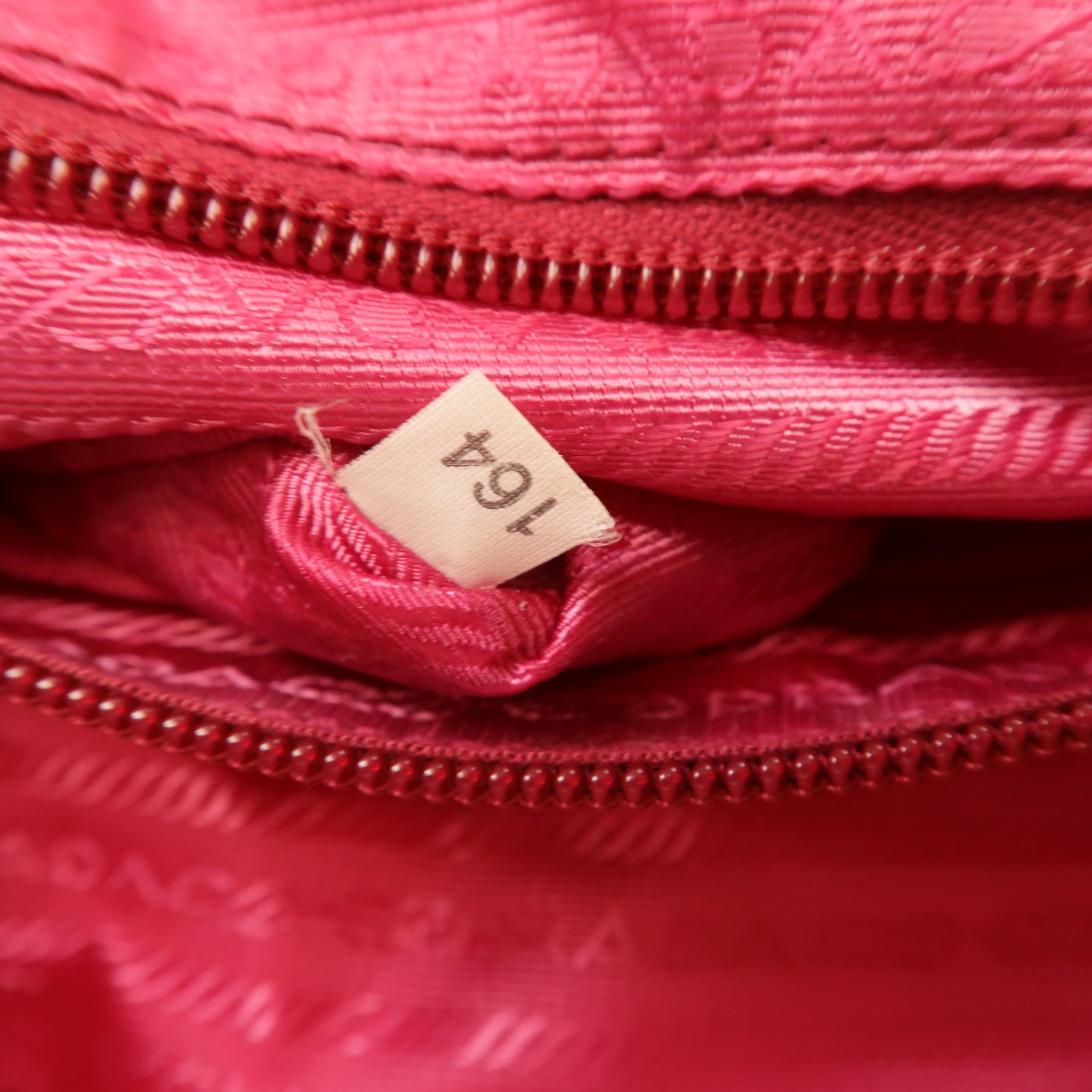 PRADA 尼龍Backpack銀扣背包粉紅色