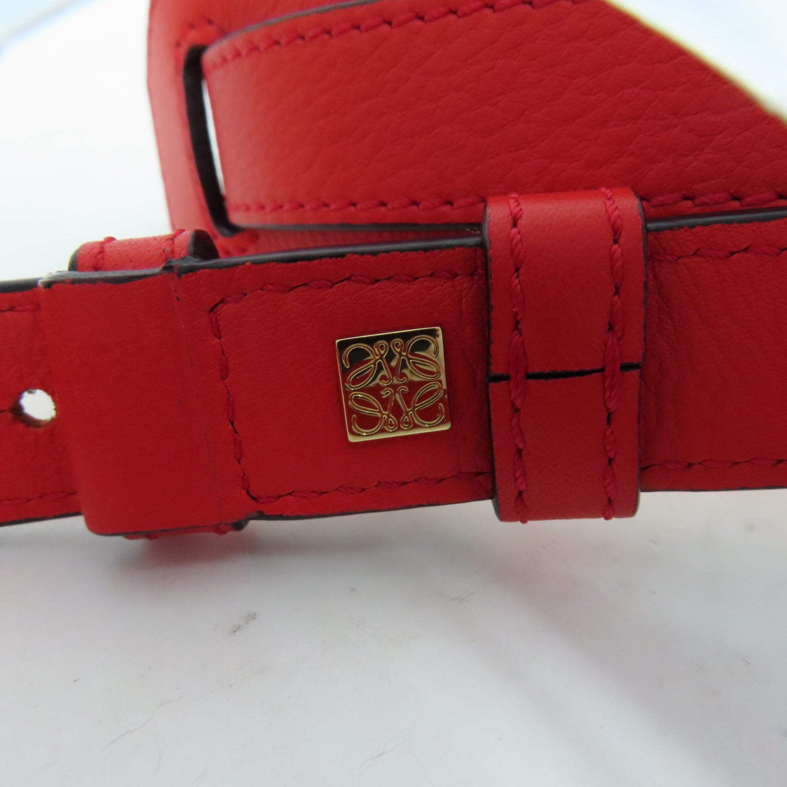 LOEWE 牛皮皮革Shoulder Bag金扣手挽肩背兩用袋紅色