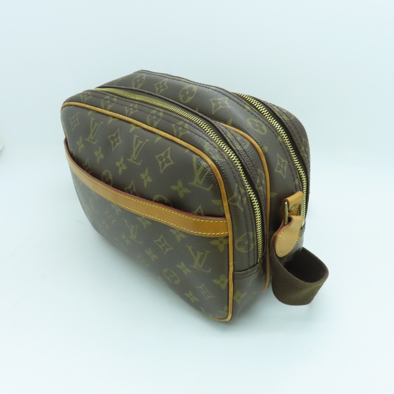 LOUIS VUITTON Monogram Reporter PM Gold Buckle Shoulder Bag Brown