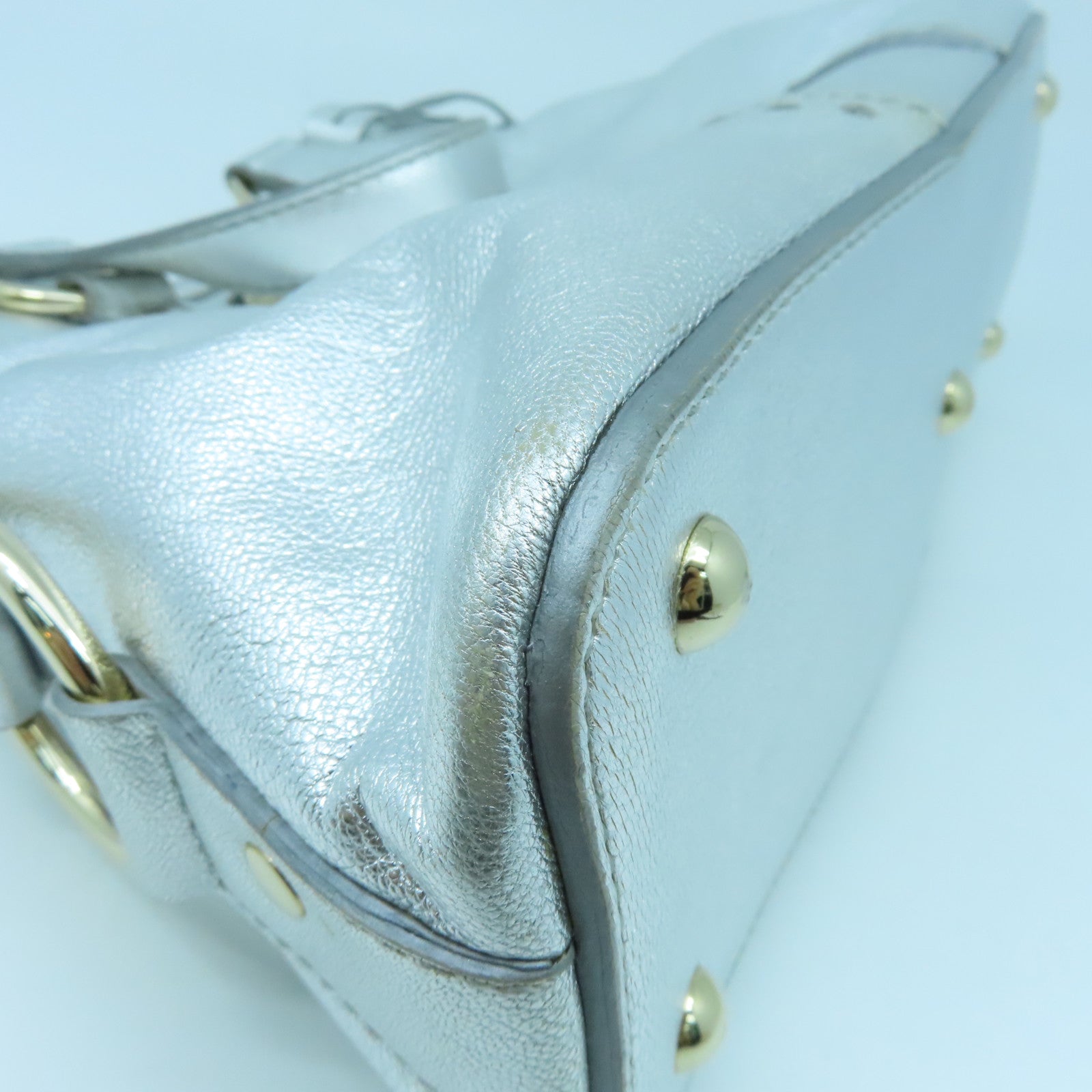 YVES SAINT LAURENT 牛皮皮革Shoulder Bag金扣肩背袋銀色