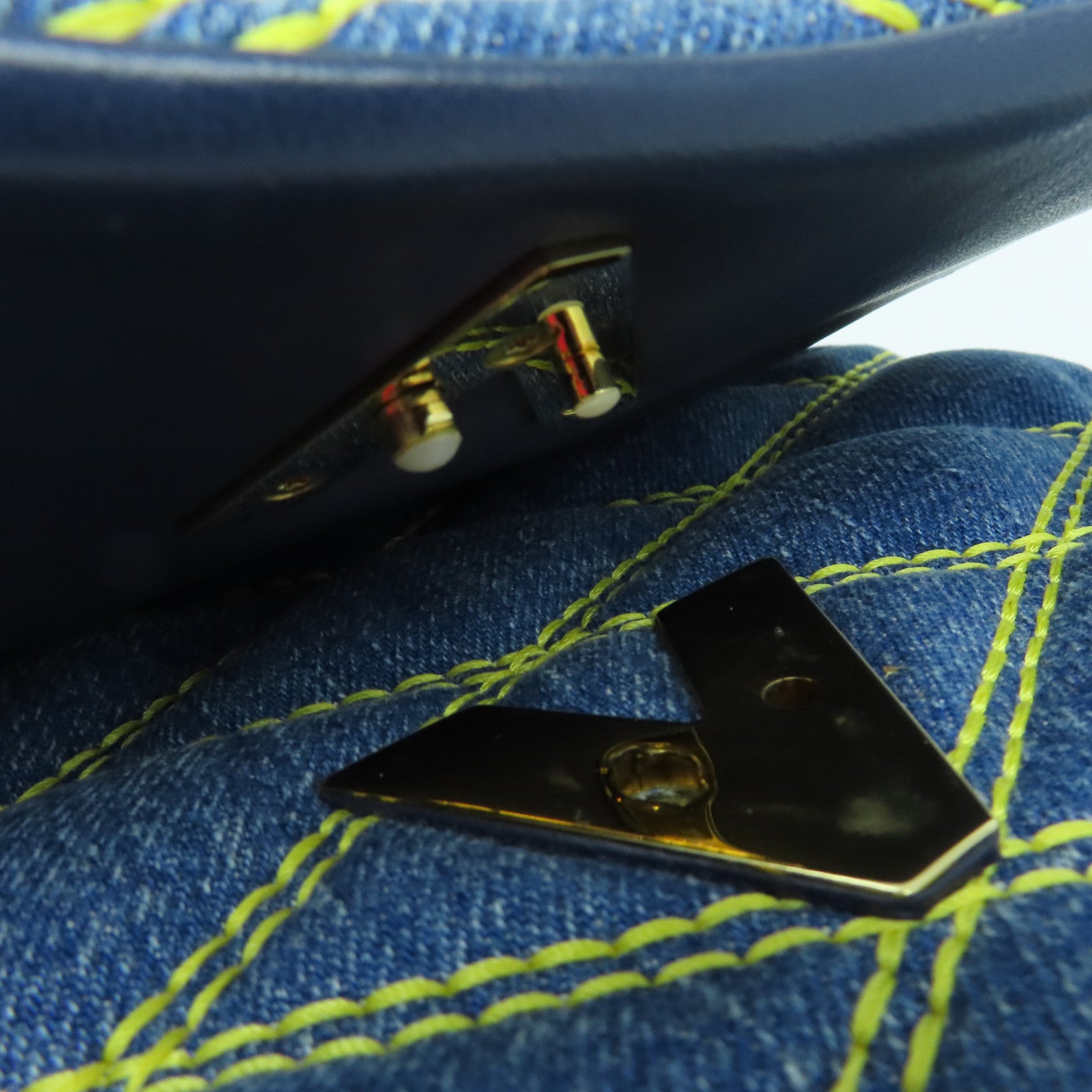 LOUIS VUITTON Lingge Damier Jeans ジgo-14 PM Shoulder Bag Gold Buckle Chain Belt Shoulder Bag Blue