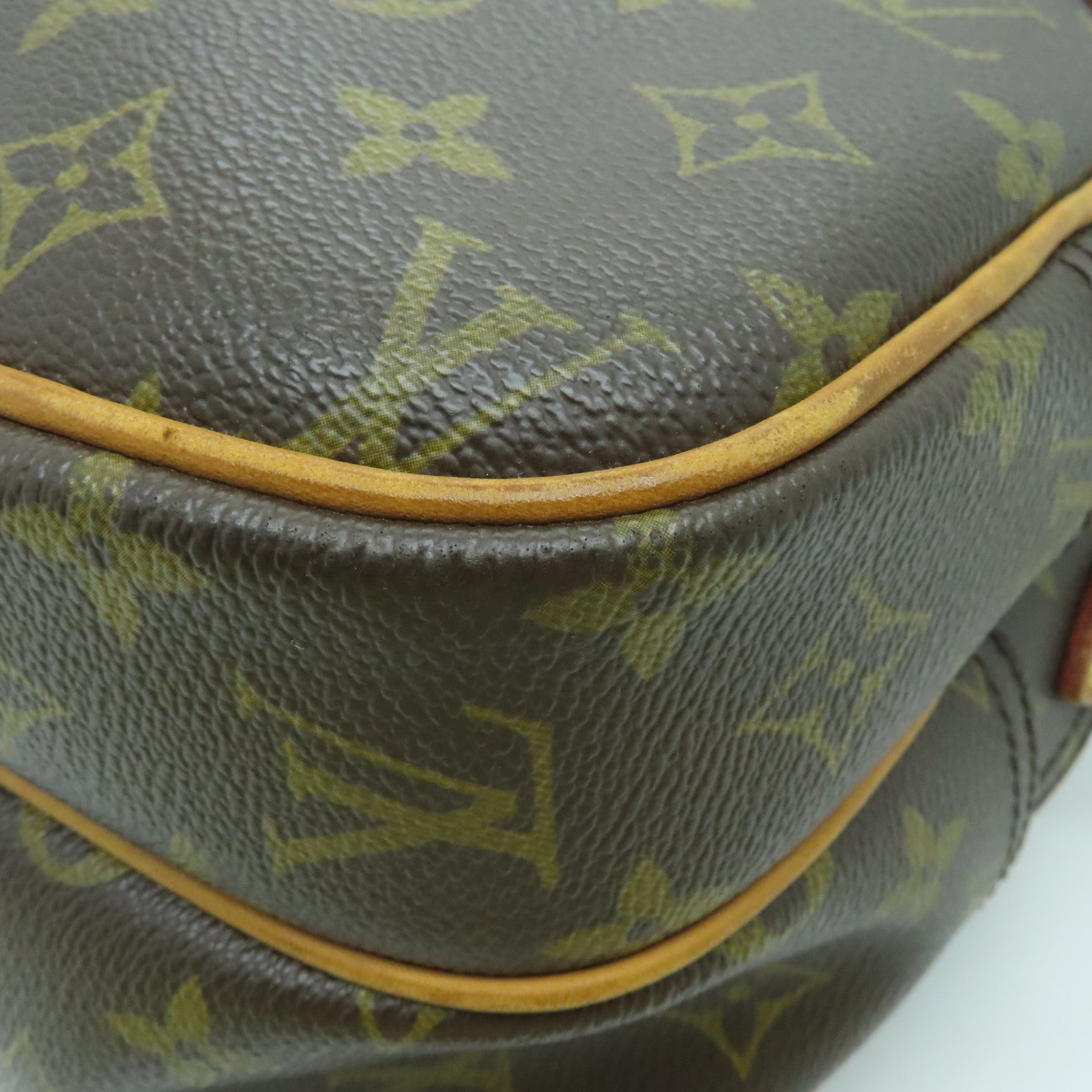 LOUIS VUITTON Monogram Reporter PM Gold Buckle Shoulder Bag Brown