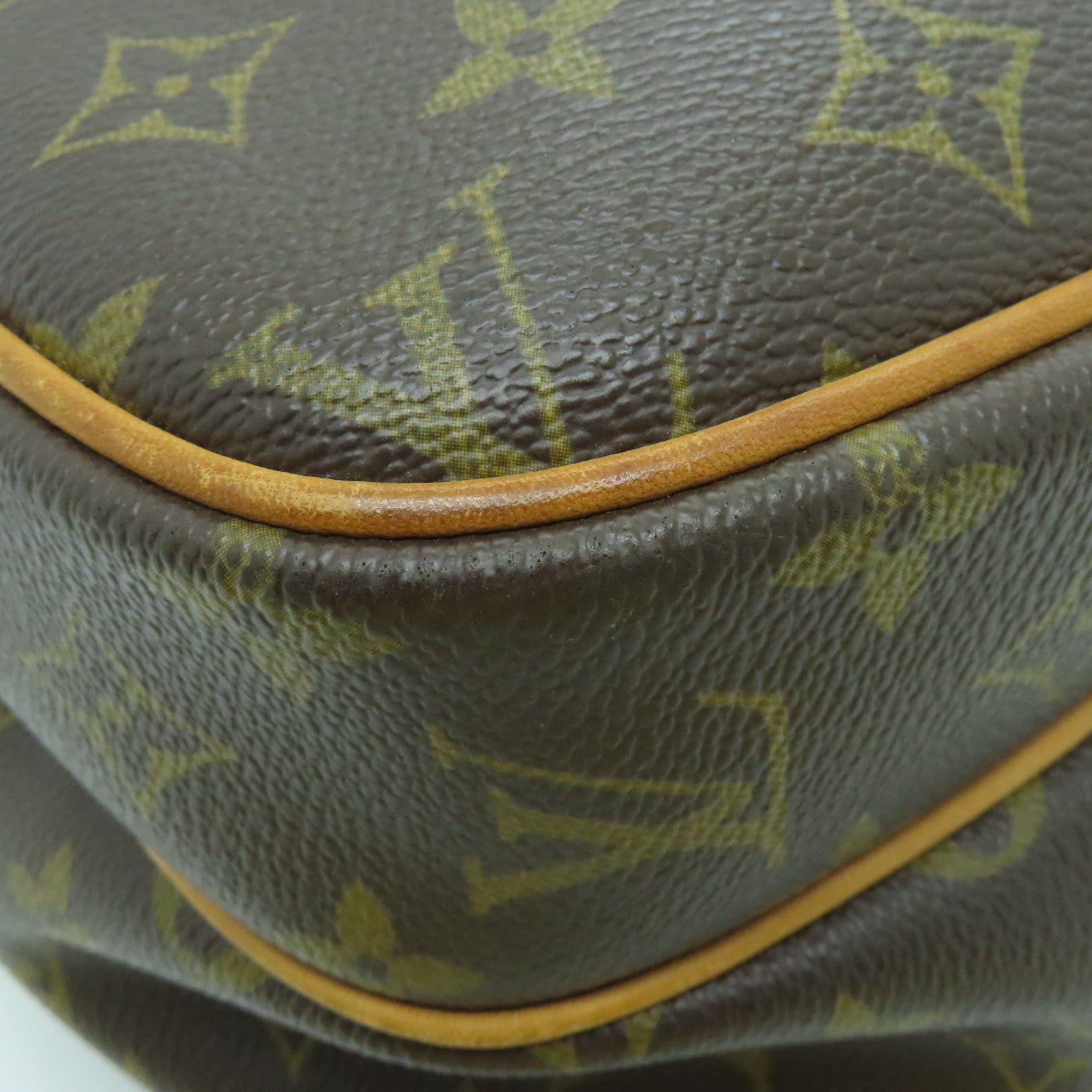 LOUIS VUITTON Monogram Reporter PM Gold Buckle Shoulder Bag Brown
