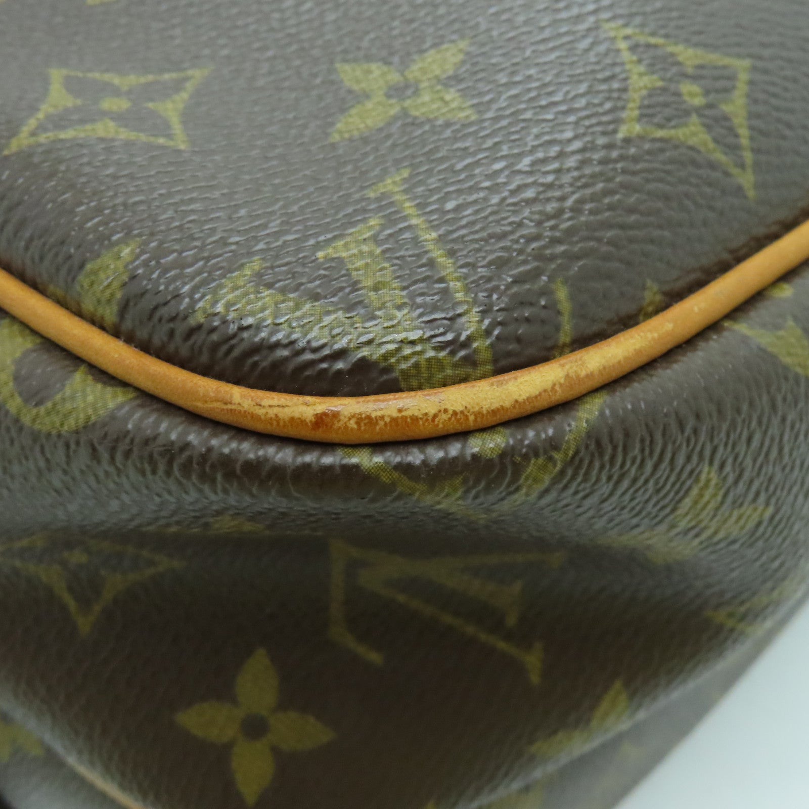 LOUIS VUITTON Monogram Reporter PM Gold Buckle Shoulder Bag Brown