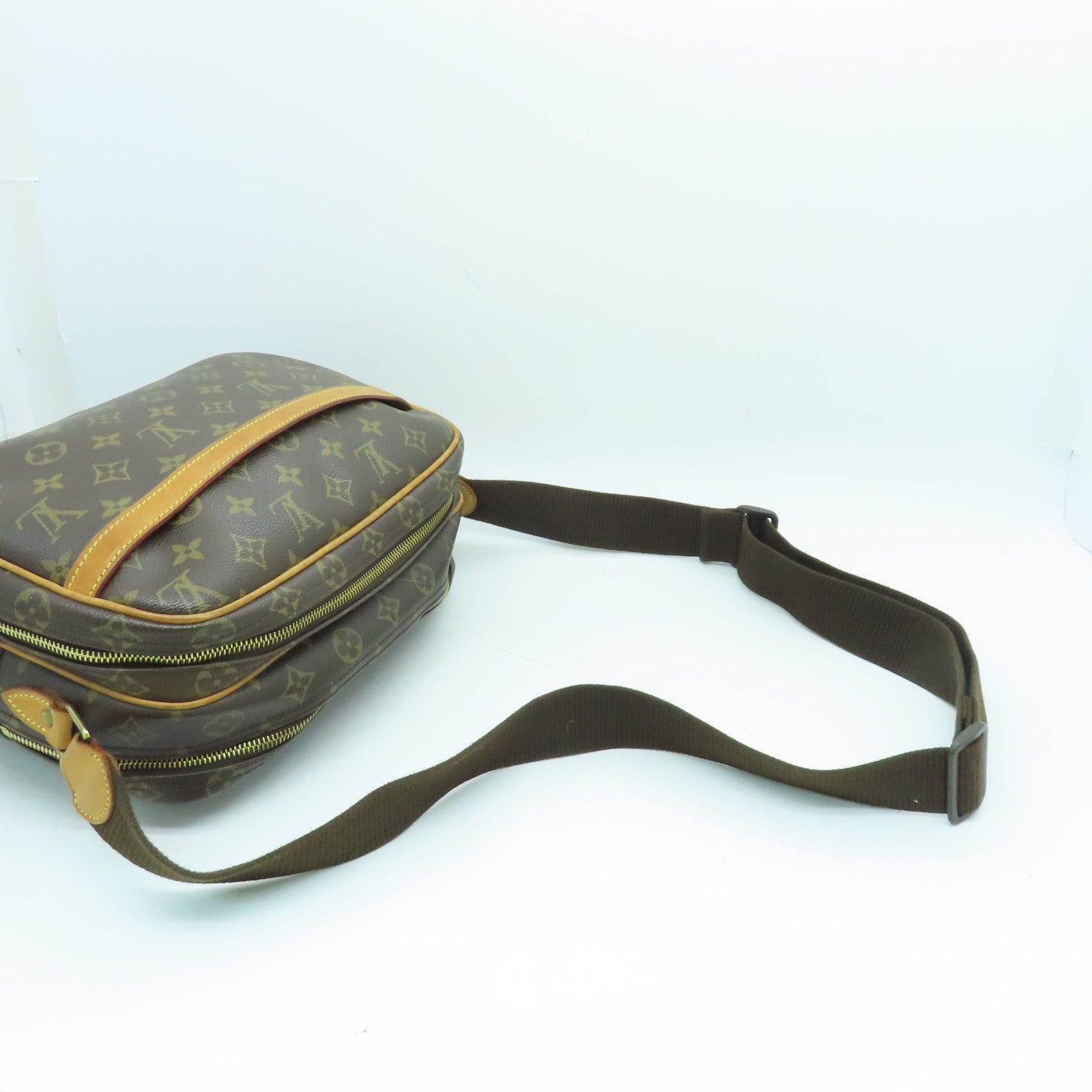 LOUIS VUITTON Monogram Reporter PM Gold Buckle Shoulder Bag Brown
