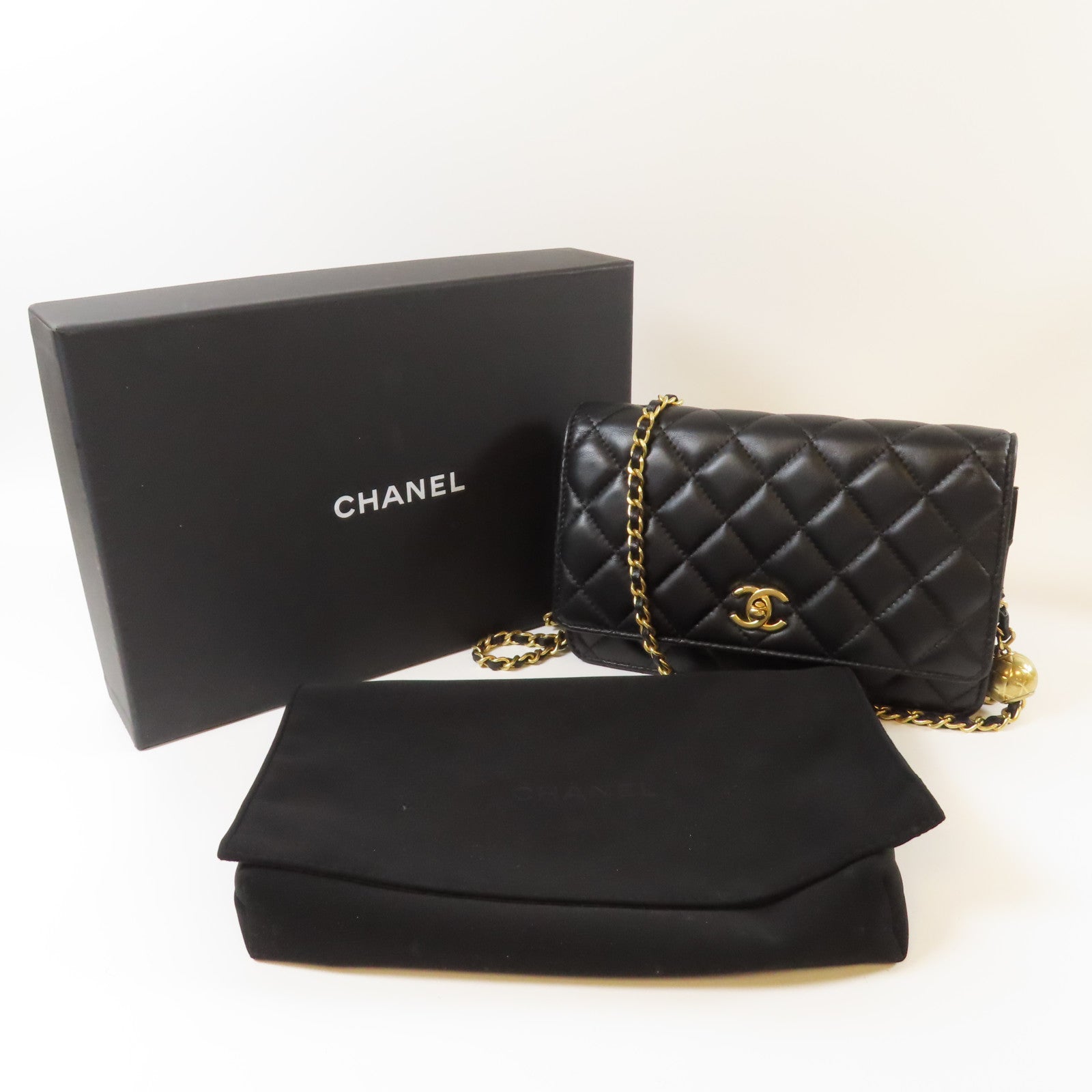 CHANEL 菱格羊皮皮革Gold Ball Wallet On Chain金扣鏈帶肩背袋黑色