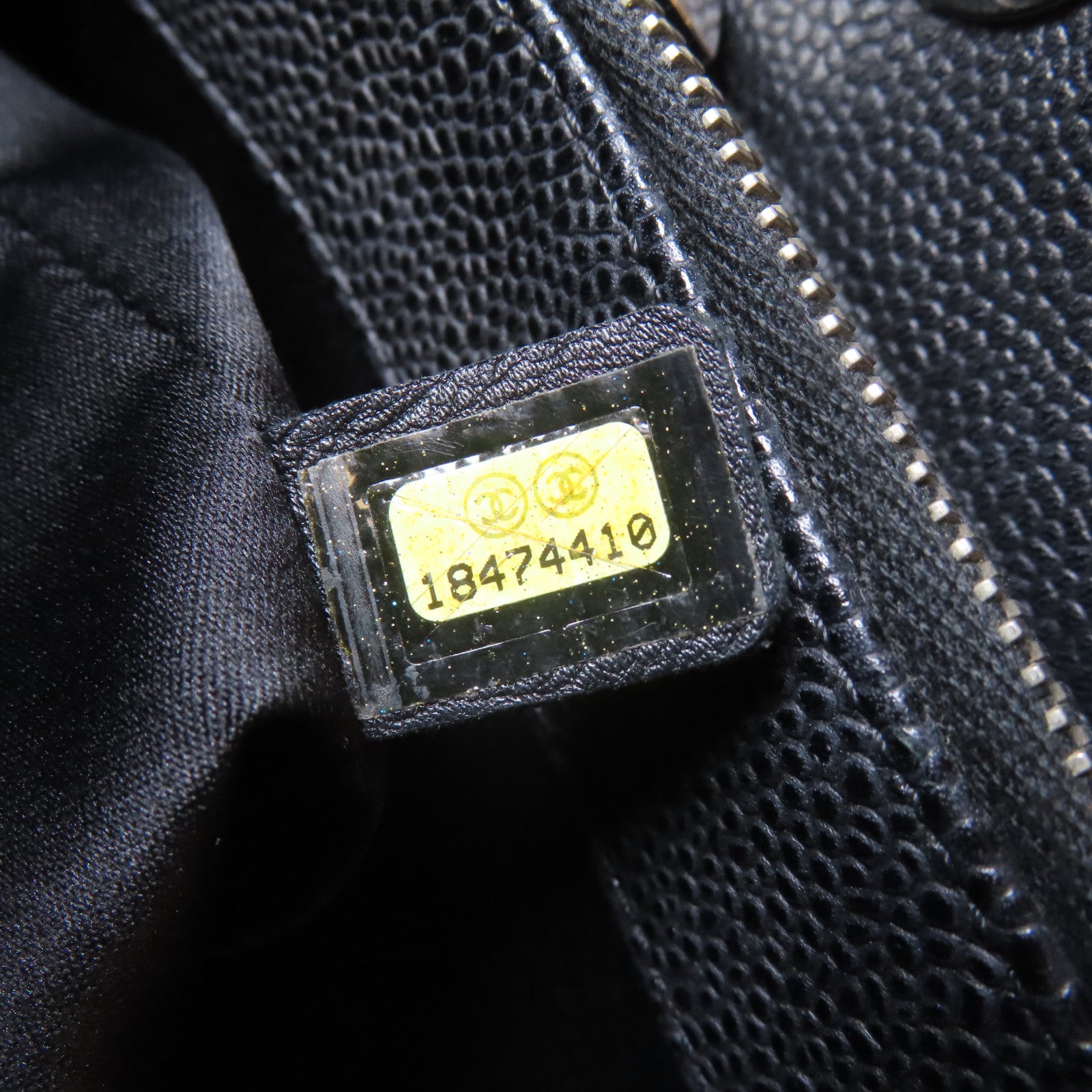 CHANEL 菱格Caviar皮革GST銀扣肩背袋黑色