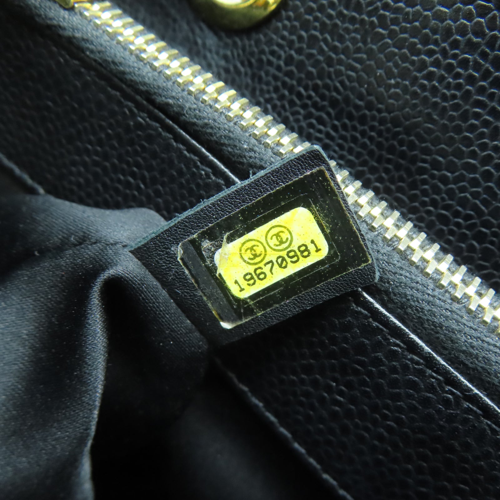 CHANEL 菱格牛皮皮革GST金扣鏈帶肩背袋黑色