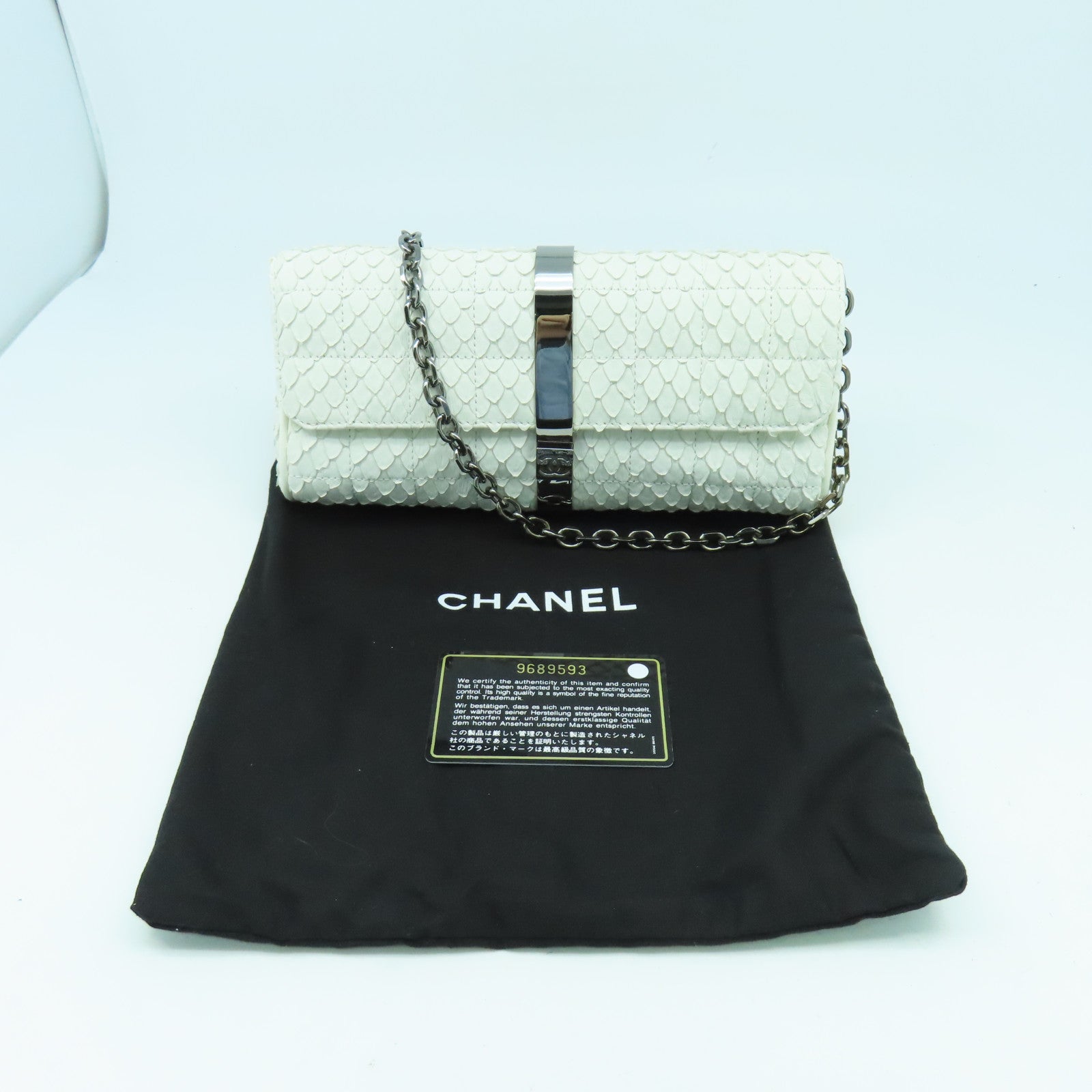 CHANEL 蛇皮皮革Chain Shoulder銀扣鏈帶肩背袋白色