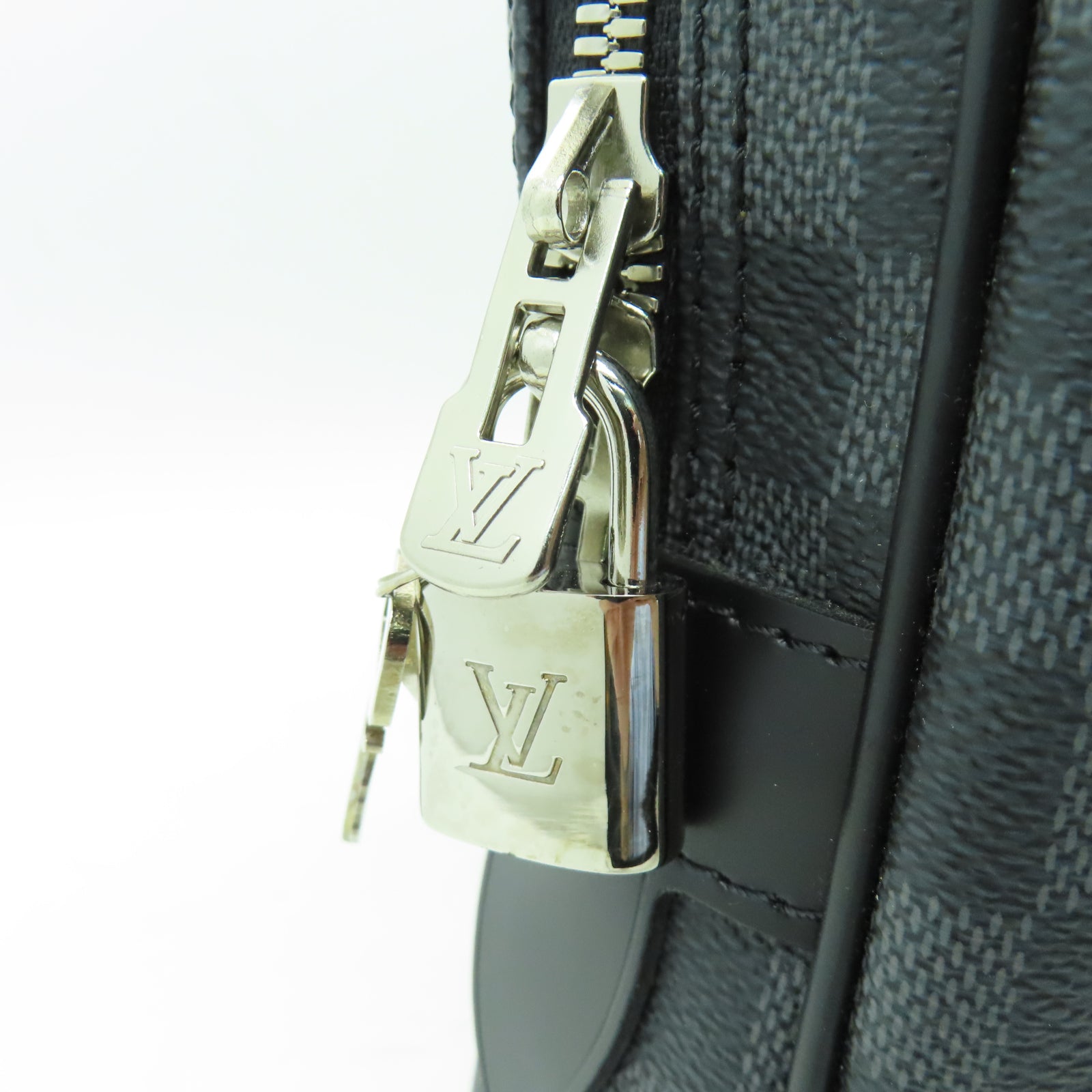LOUIS VUITTON Damier Graphite Porte-Documents Voya銀扣公事包黑色