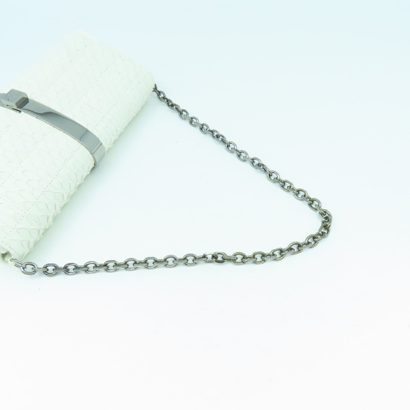 CHANEL 蛇皮皮革Chain Shoulder銀扣鏈帶肩背袋白色