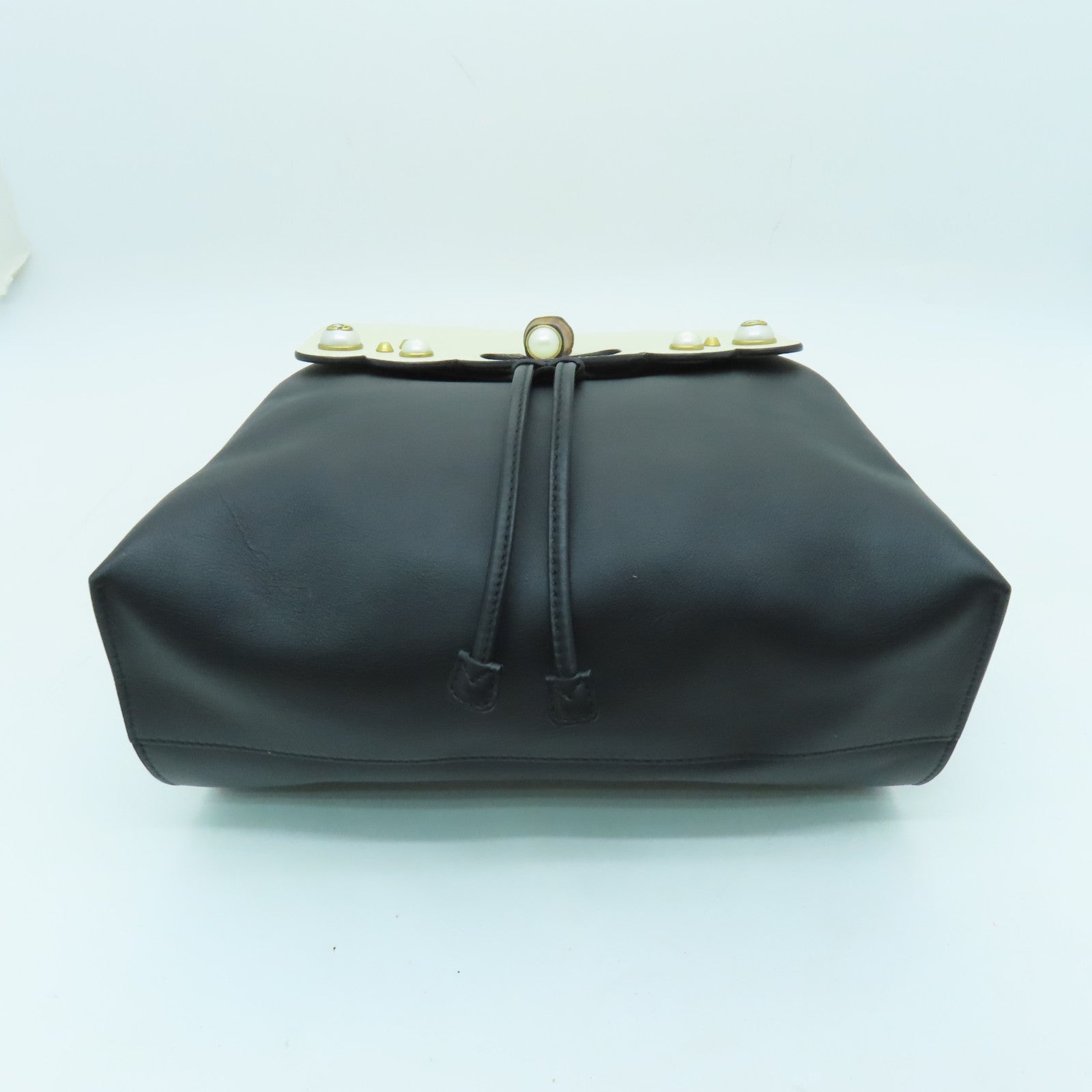 GUCCI 【激減優惠】牛皮皮革Nimfair Bamboo Backpack金扣背包黑色/白色