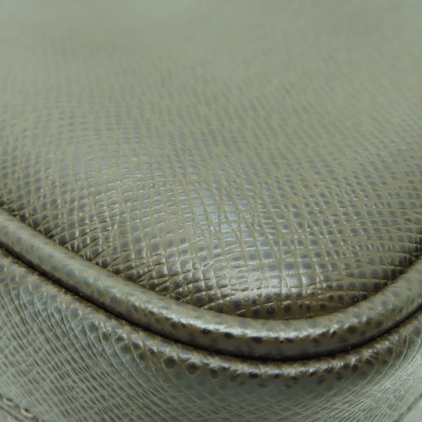 LOUIS VUITTON Taiga皮革Dimiri銀扣肩背袋灰綠色