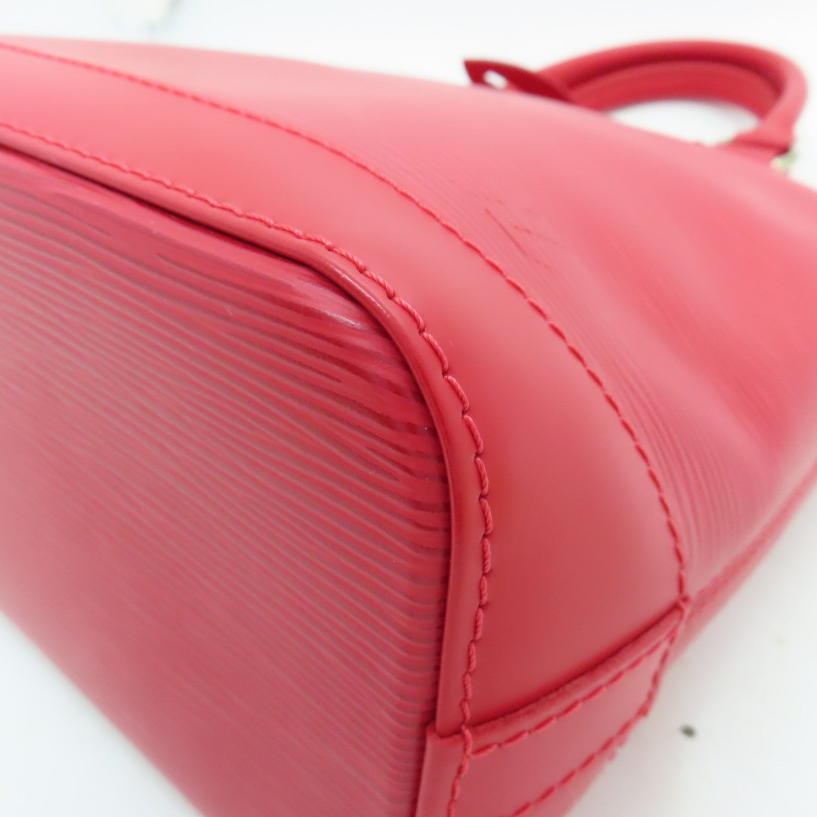 LOUIS VUITTON 【激減優惠】Epi Lockit Vertical銀扣手挽袋紅色
