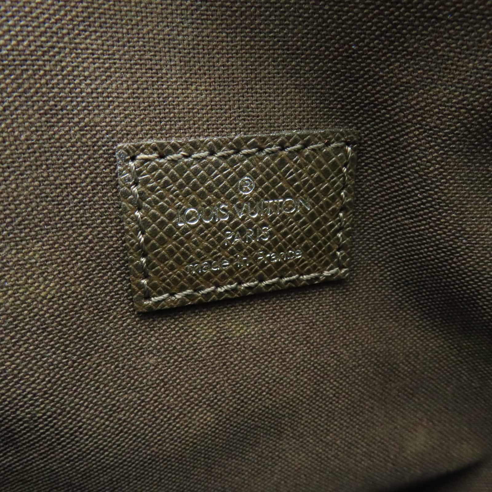 LOUIS VUITTON Taiga皮革Dimiri銀扣肩背袋灰綠色