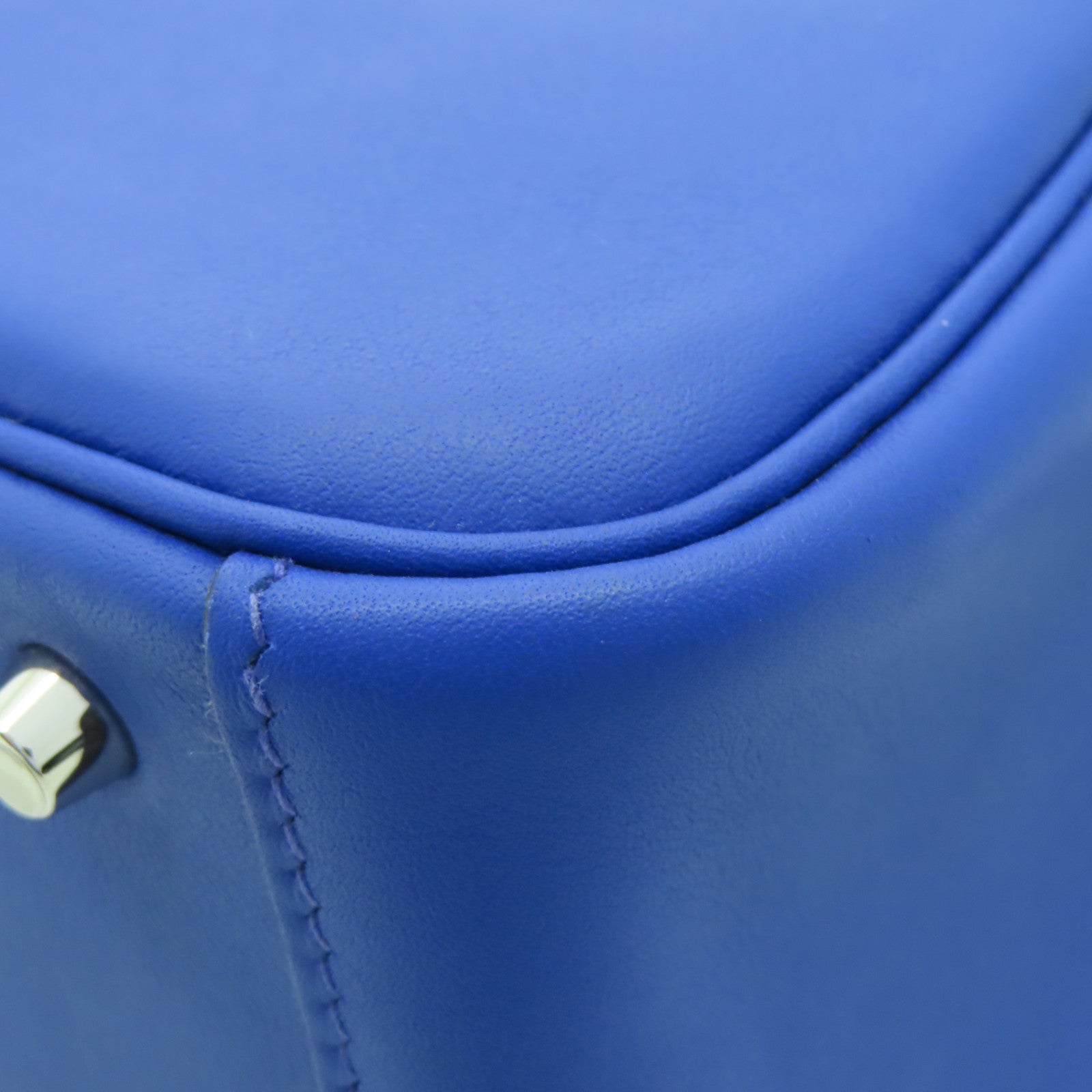 HERMES Swift皮革Mini Lindy銀扣肩背袋藍色