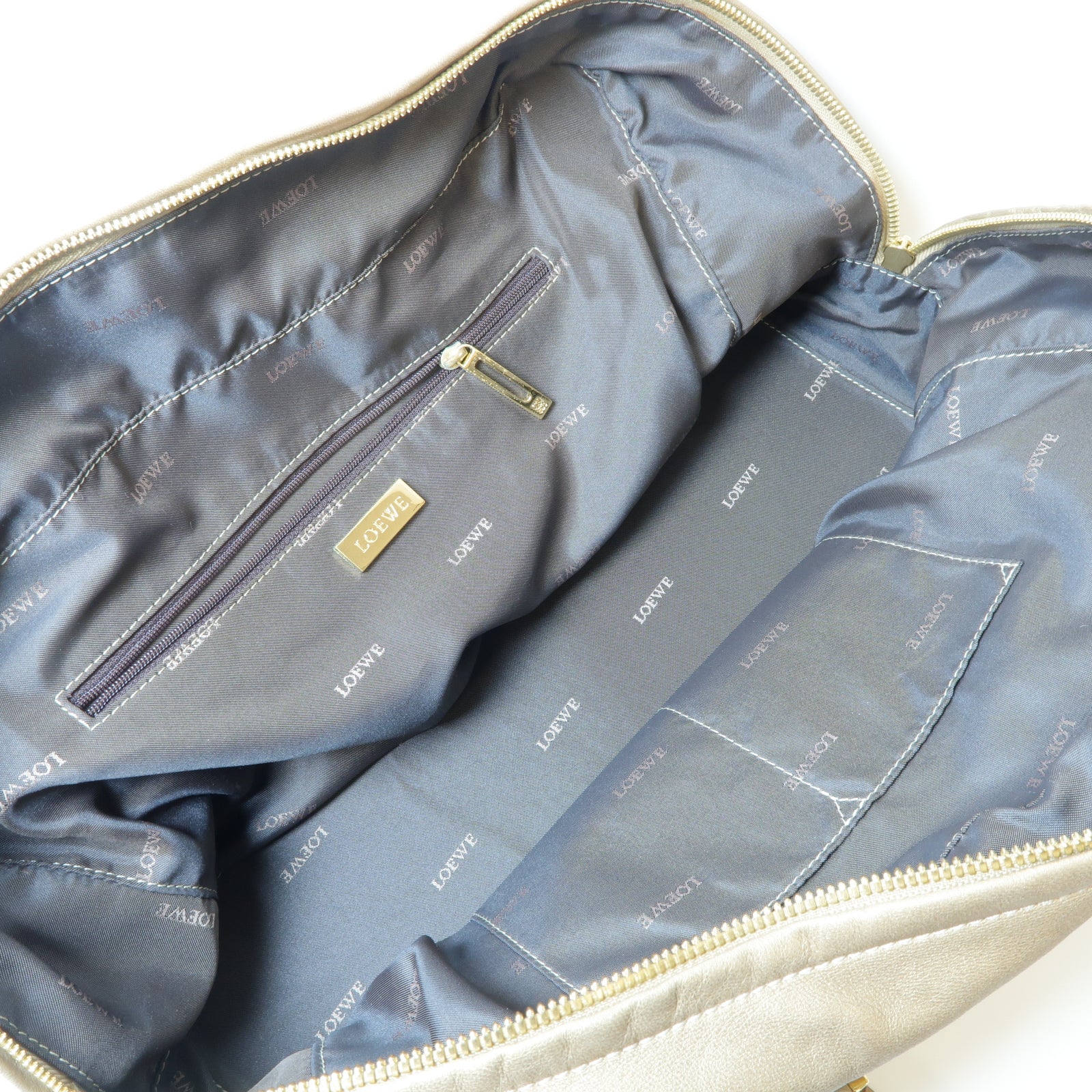 LOEWE 羊皮皮革Amazona金扣手挽袋金色