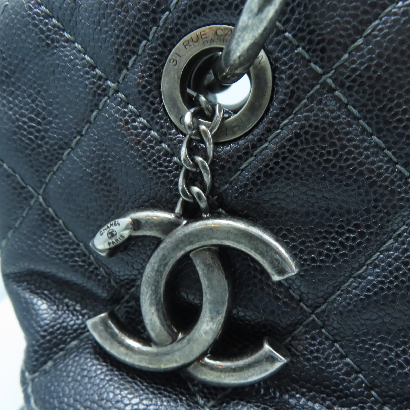 CHANEL 菱格Caviar皮革Chic Shopping Tote銀扣鏈帶肩背袋黑色