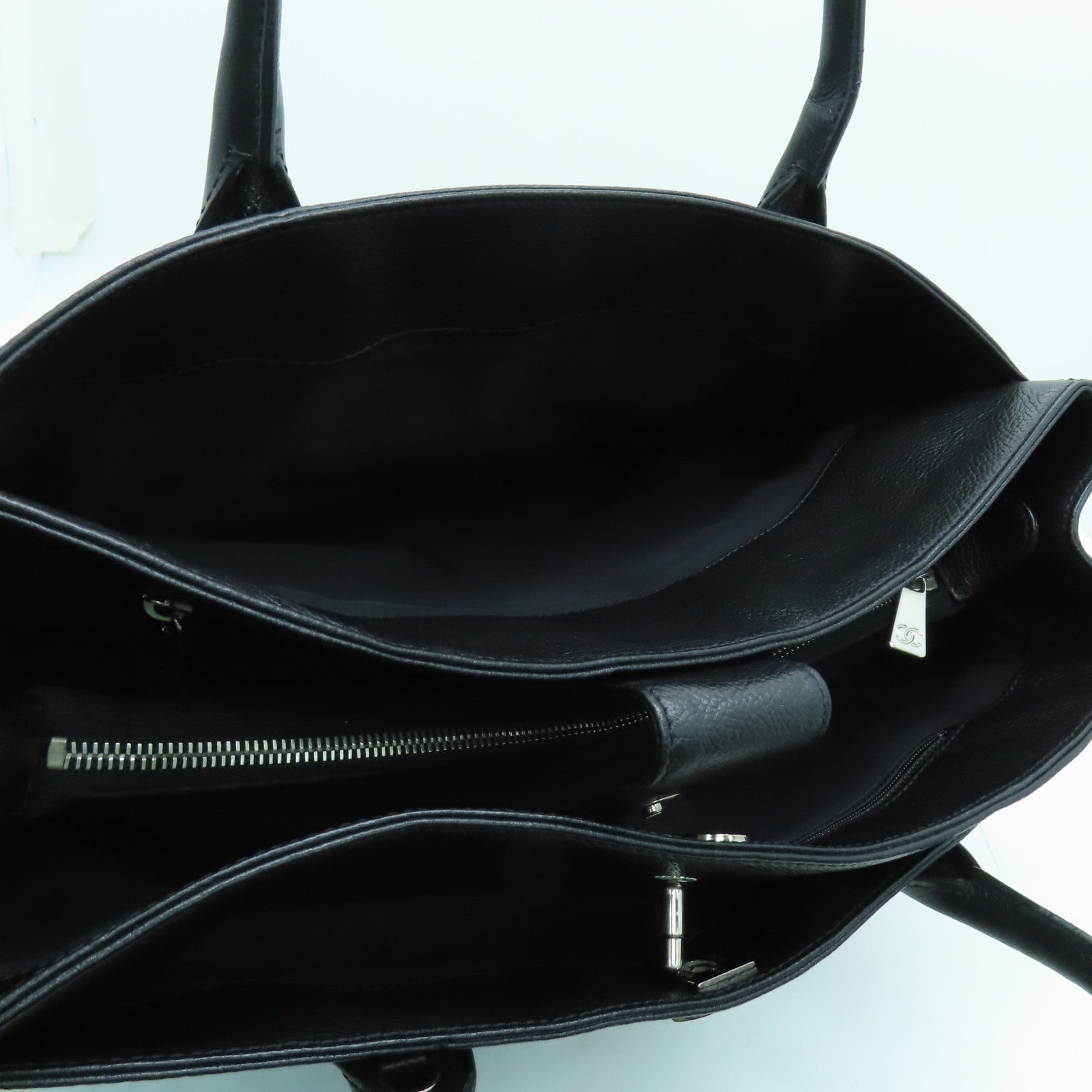 CHANEL cowhide leather Shoulder Bag silver buckle handle shoulder bag black