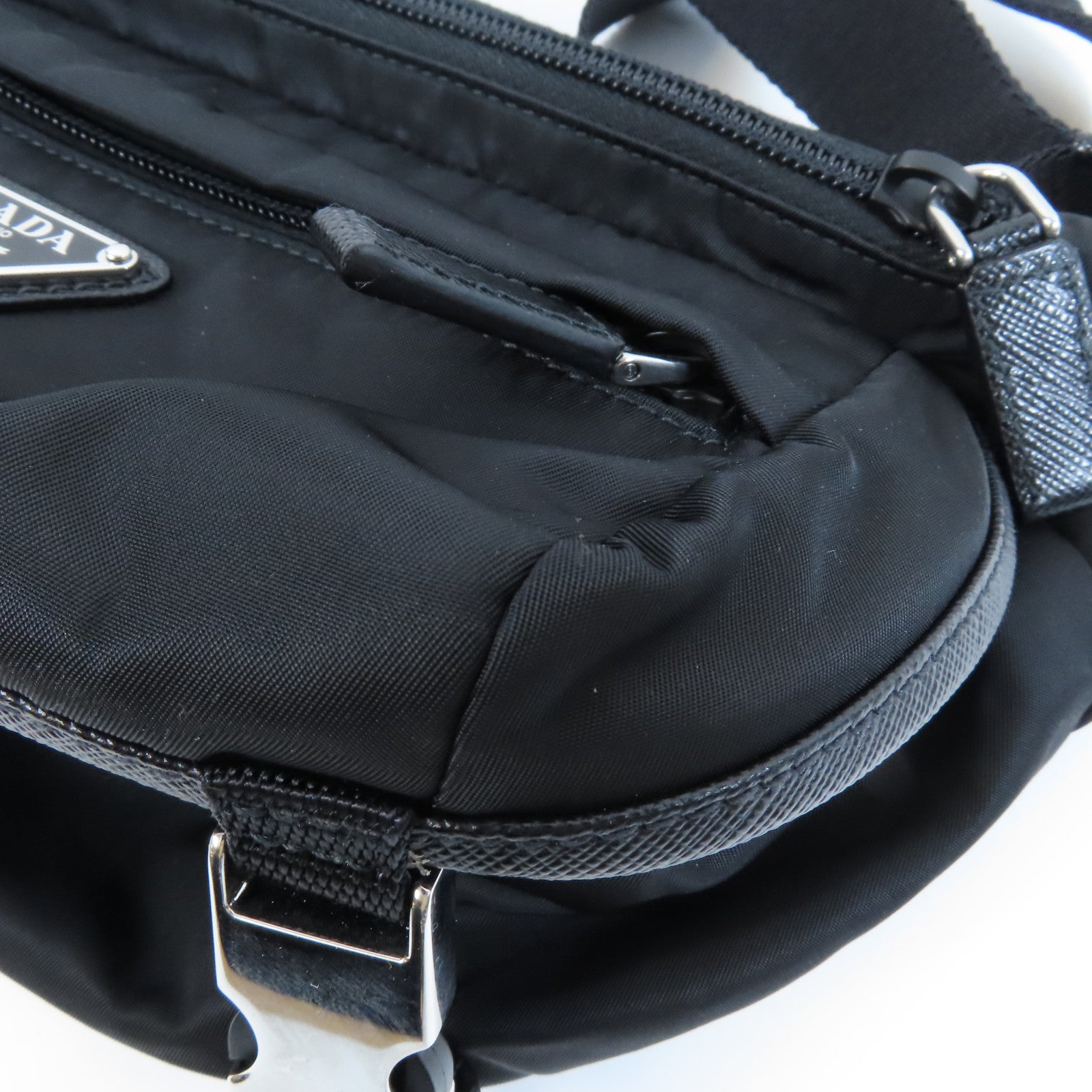 PRADA 尼龍Shoulder Bag銀扣肩背袋黑色
