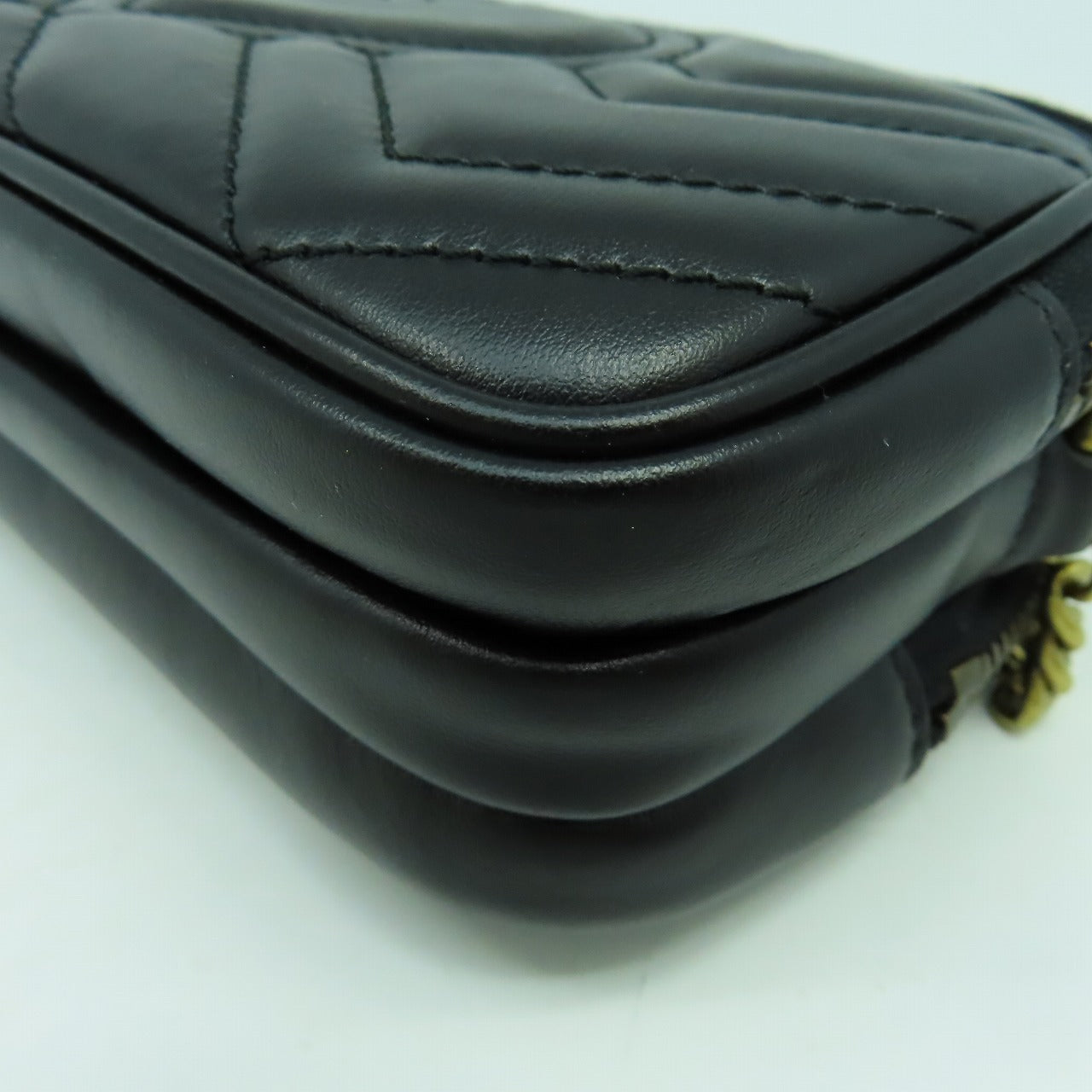 GUCCI 牛皮皮革GG Marmont金扣鏈帶肩背袋黑色