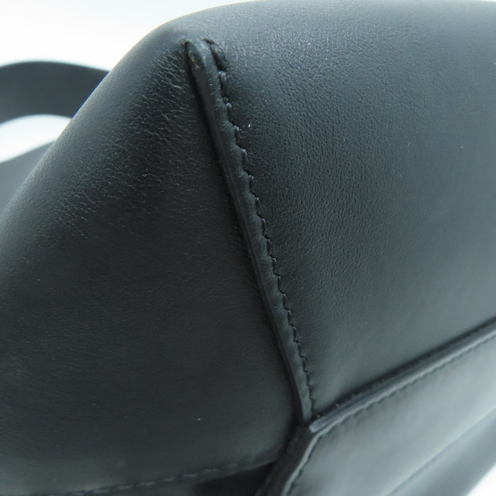 GIVENCHY 牛皮皮革Shoulder Bag银扣肩背袋黑色