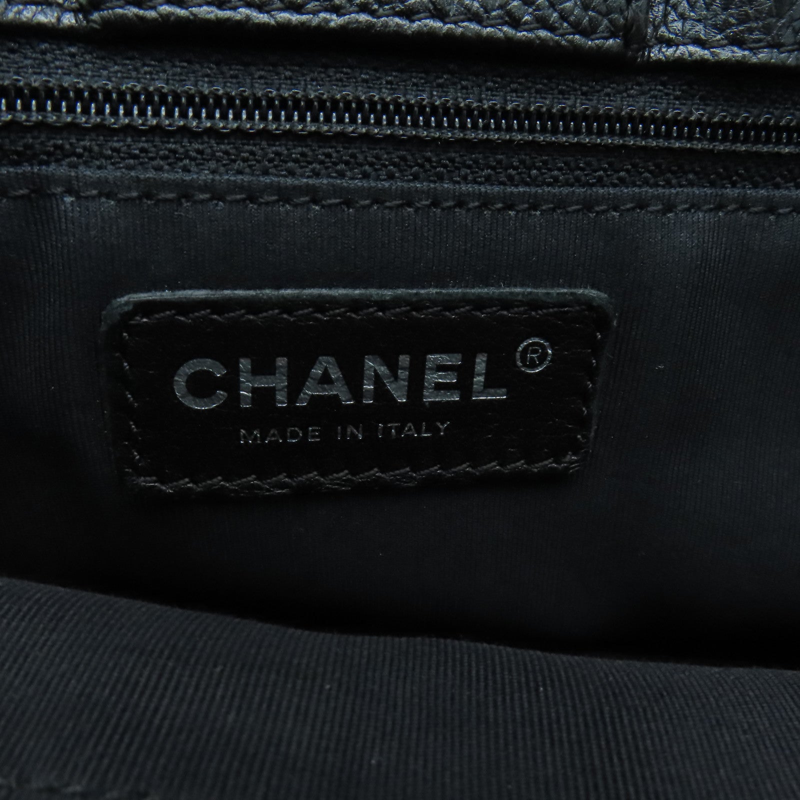 CHANEL cowhide leather Shoulder Bag silver buckle handle shoulder bag black