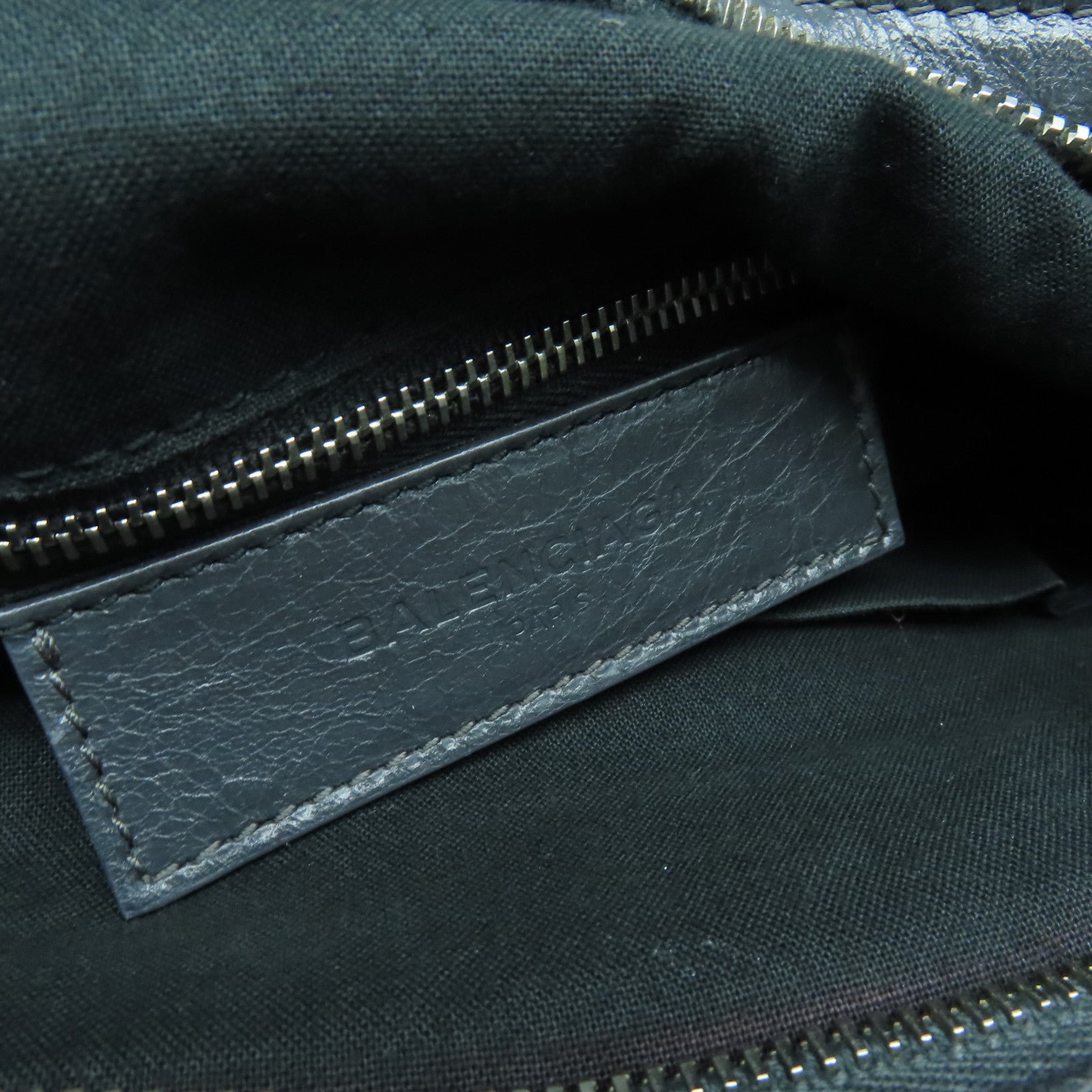 BALENCIAGA 牛皮皮革Giant Velo银扣肩背袋灰色