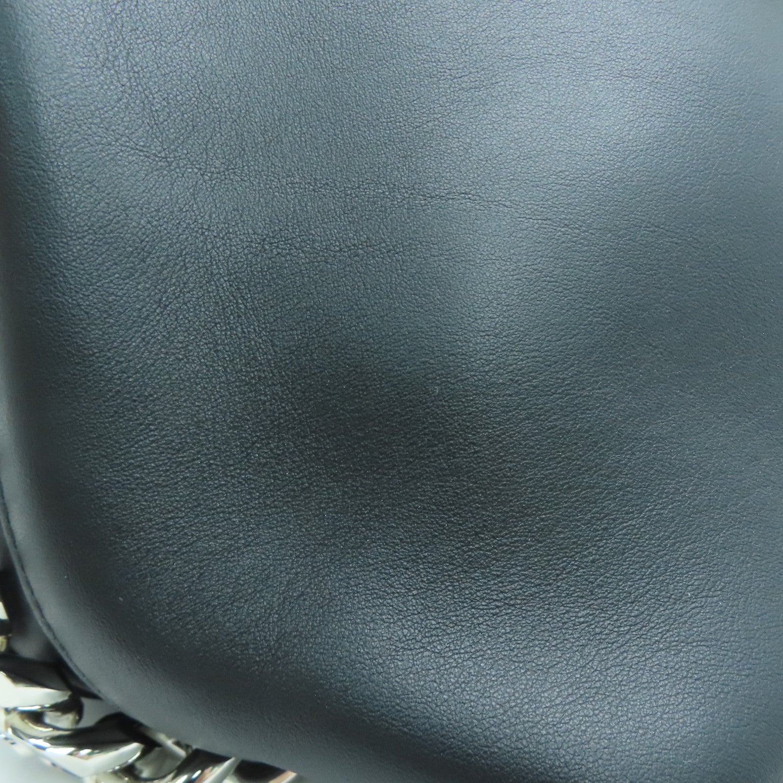 GIVENCHY 牛皮皮革Shoulder Bag银扣肩背袋黑色