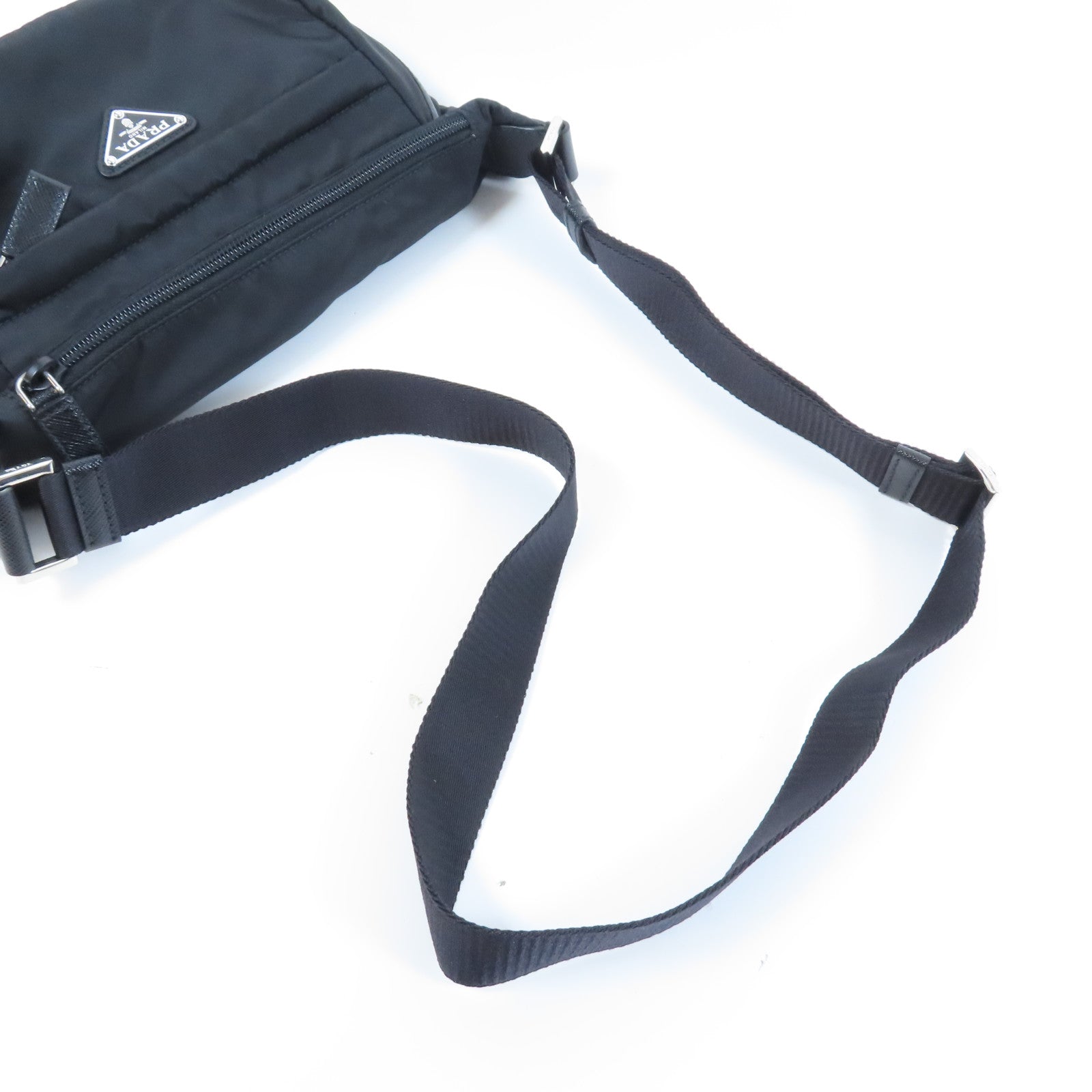 PRADA 尼龍Shoulder Bag銀扣肩背袋黑色