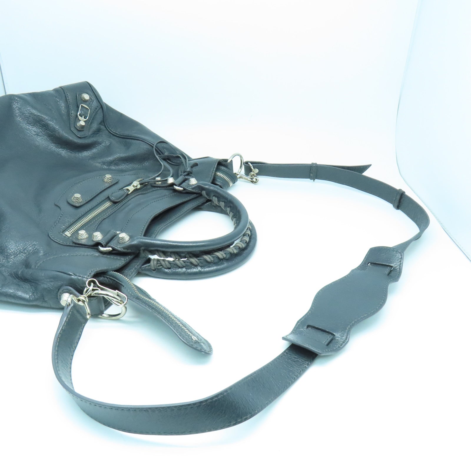 BALENCIAGA 牛皮皮革Giant Velo银扣肩背袋灰色