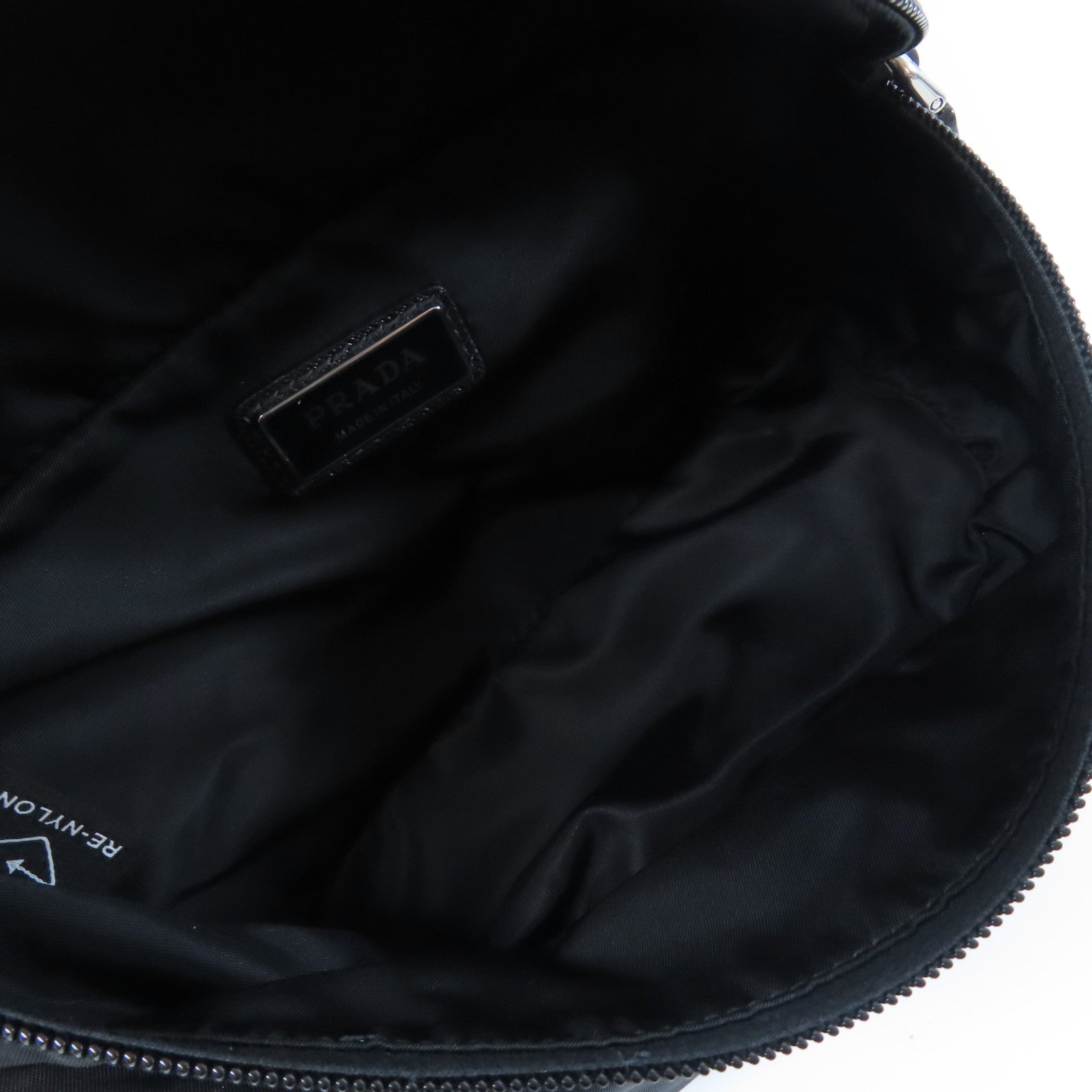PRADA 尼龍Shoulder Bag銀扣肩背袋黑色