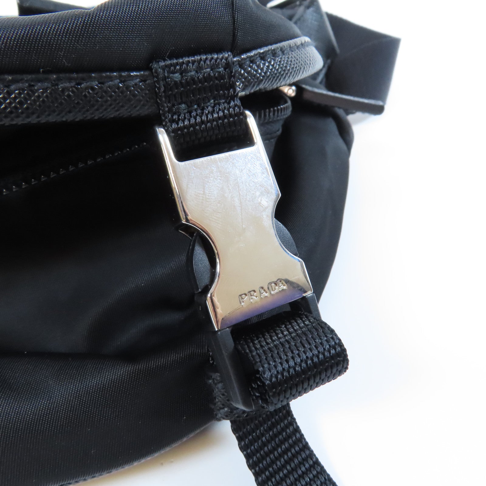 PRADA 尼龍Shoulder Bag銀扣肩背袋黑色