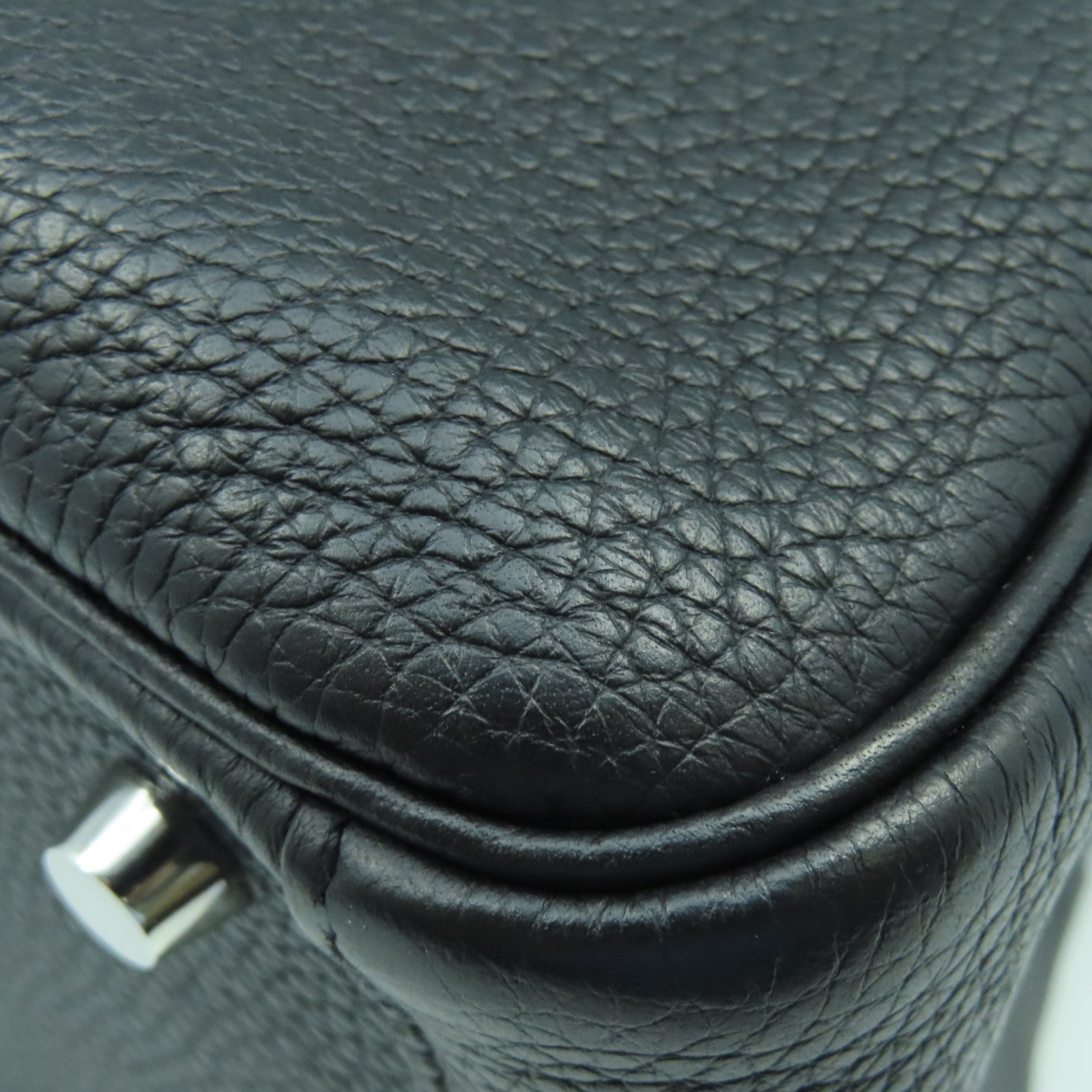 HERMES Taurillon Clemence皮革Lindy 26銀扣手挽肩背兩用袋黑色