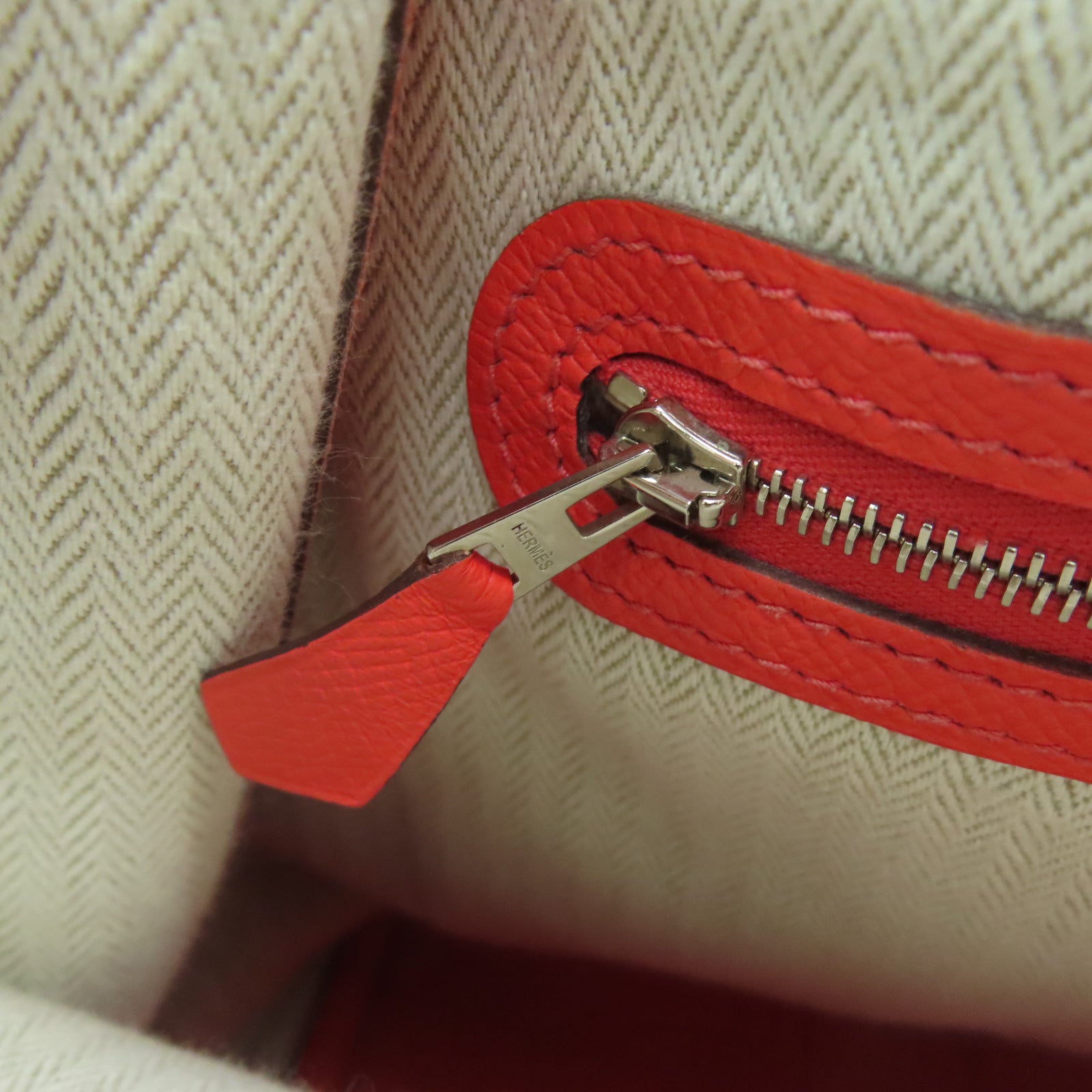 HERMES Veau Epsom皮革GardenParty PM银扣手挽袋糖果红色