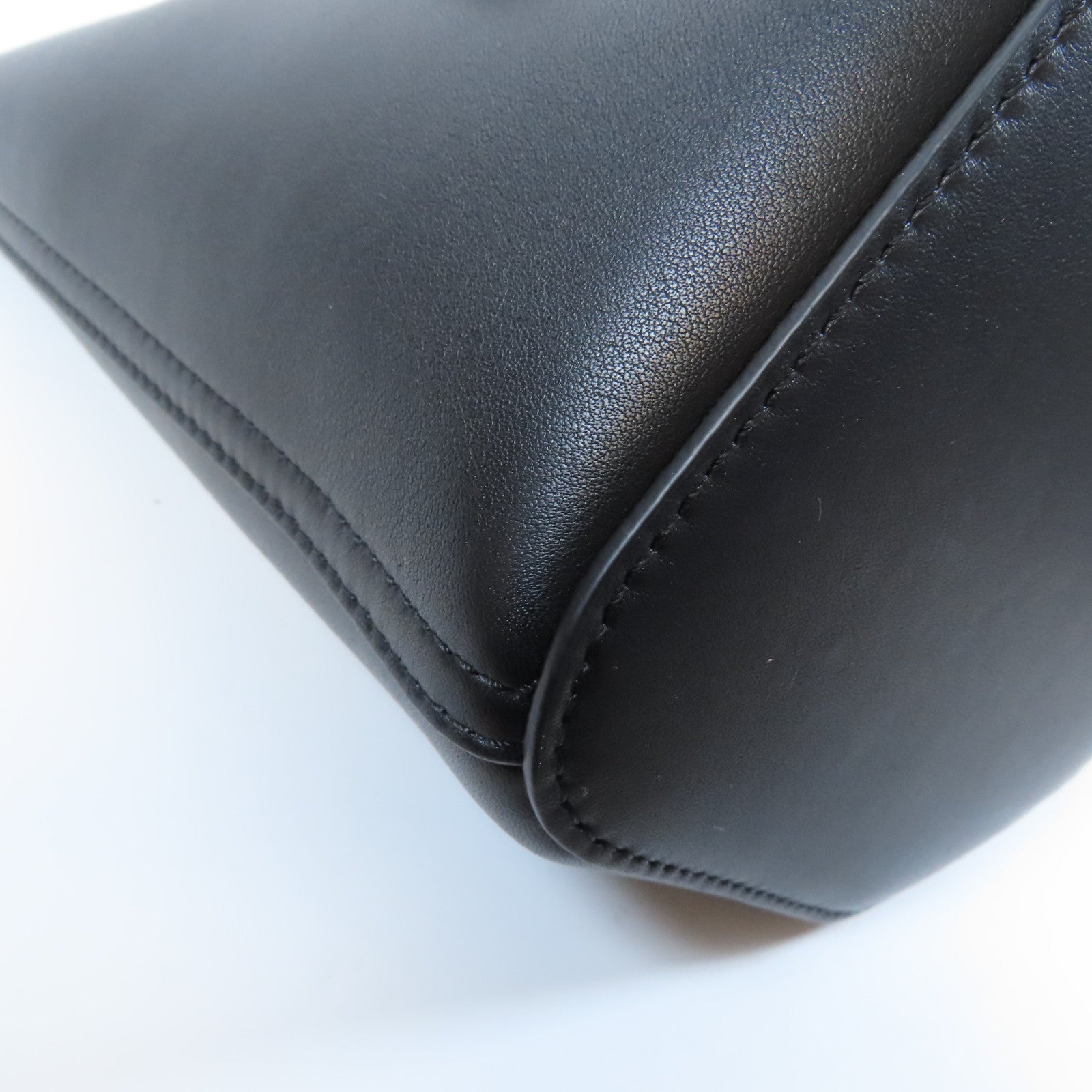 LOEWE 牛皮皮革Mini Pebble Bucket bag金扣手挽肩背兩用袋黑色