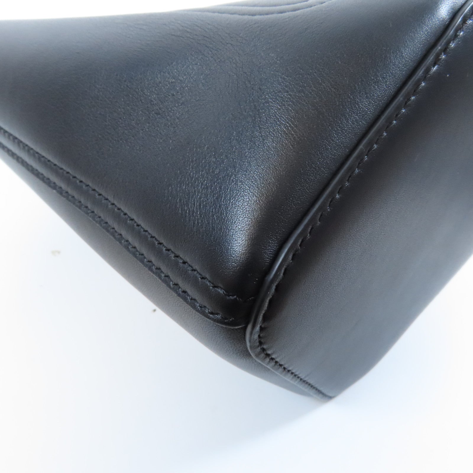 LOEWE 牛皮皮革Mini Pebble Bucket bag金扣手挽肩背兩用袋黑色